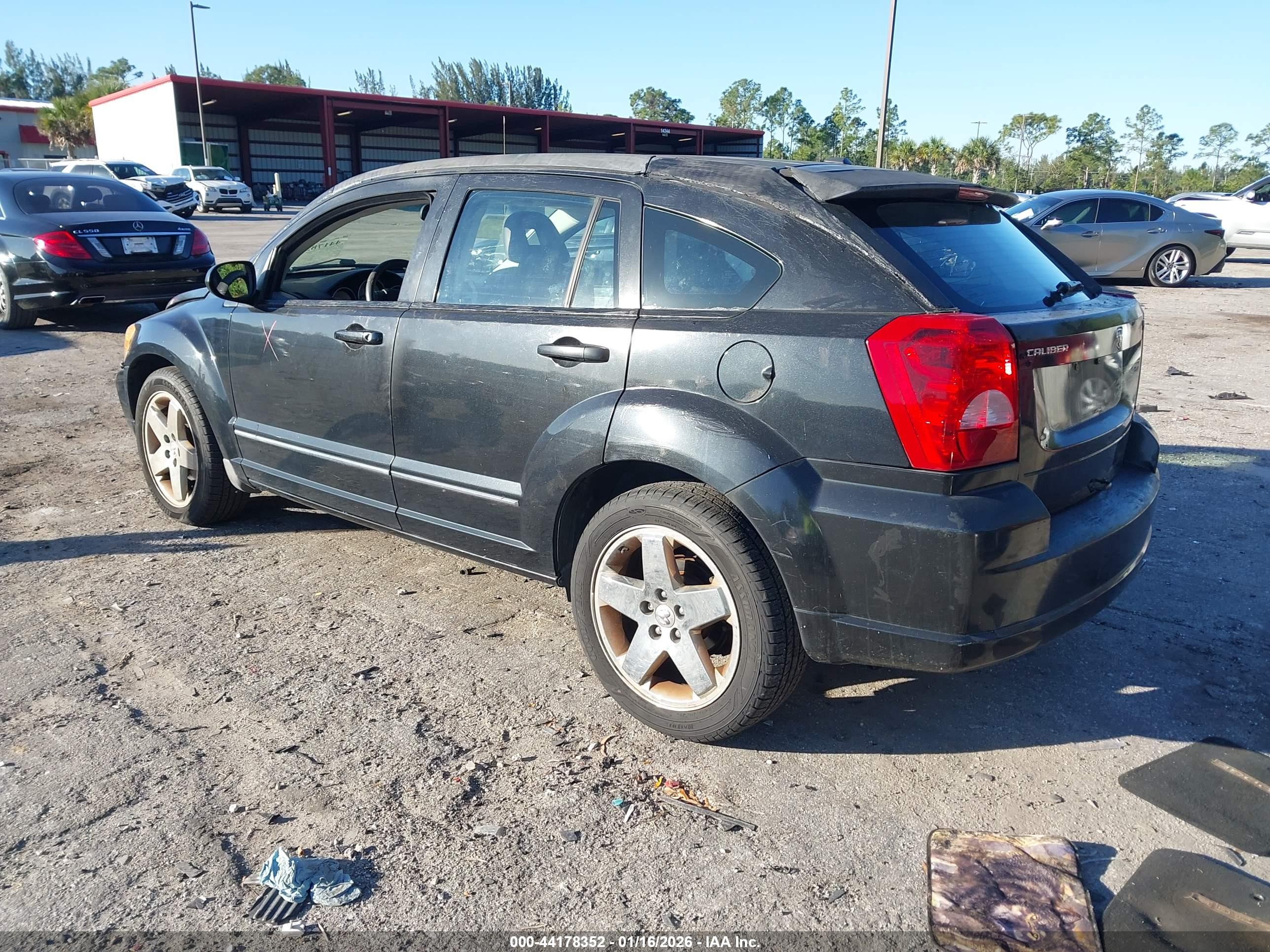 DODGE CALIBER image 3