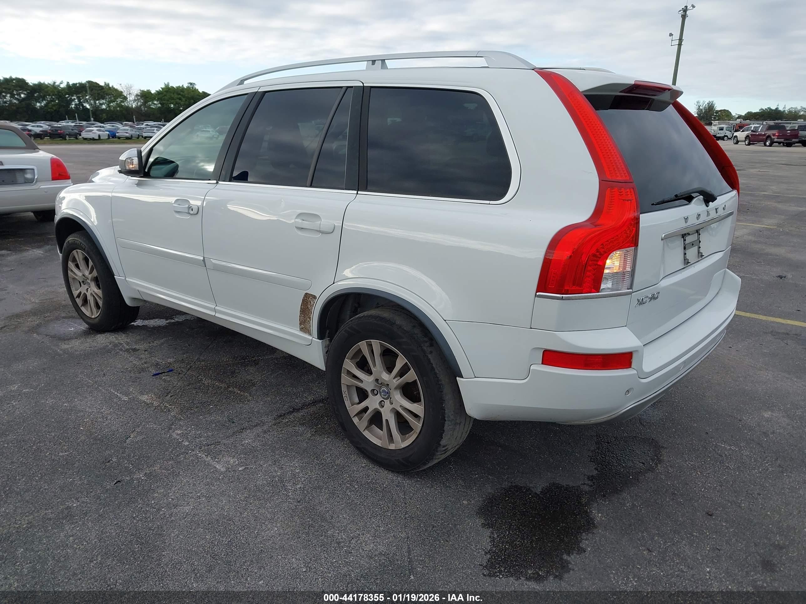 VOLVO XC90 image 3