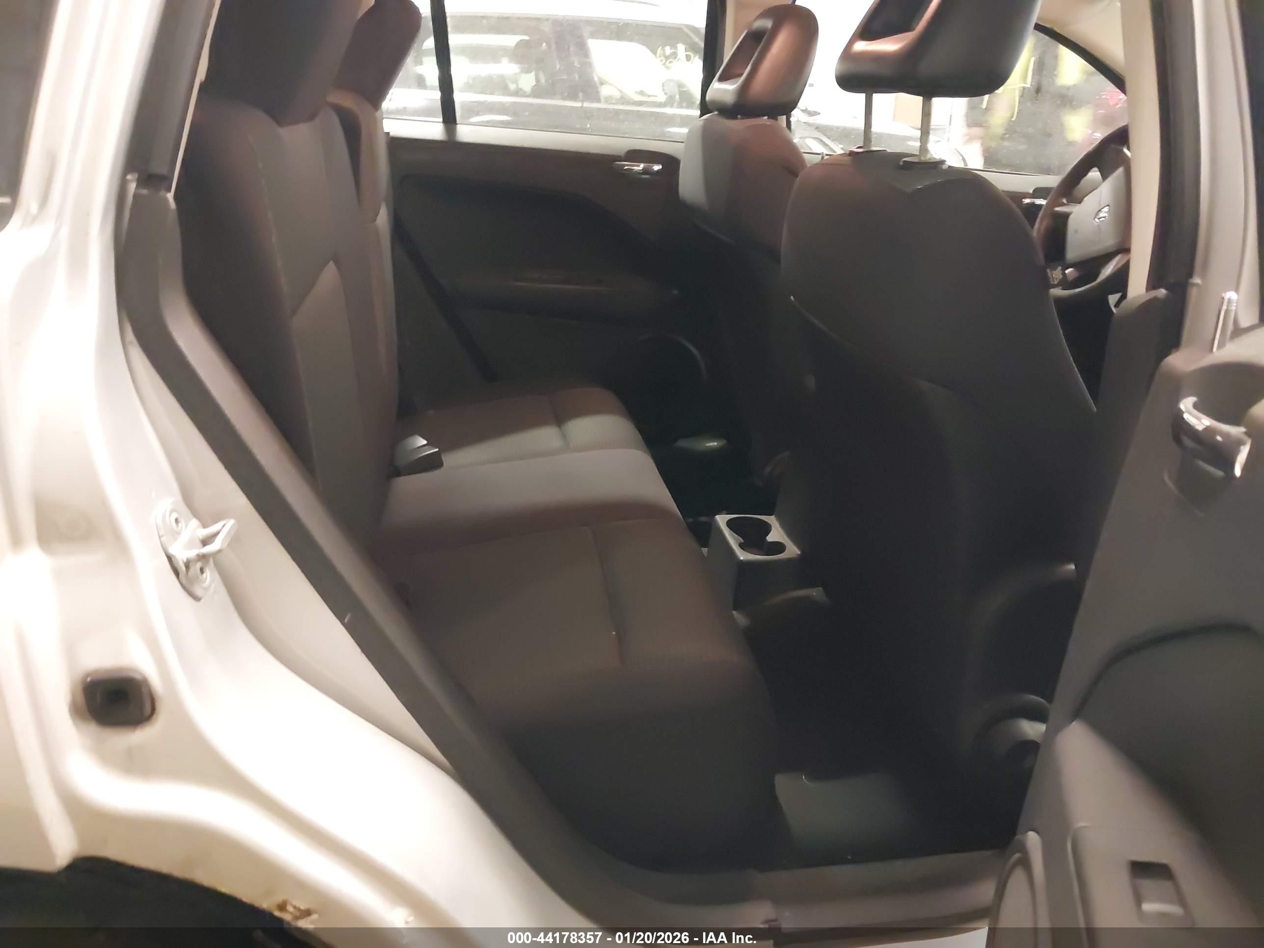 DODGE CALIBER image 8