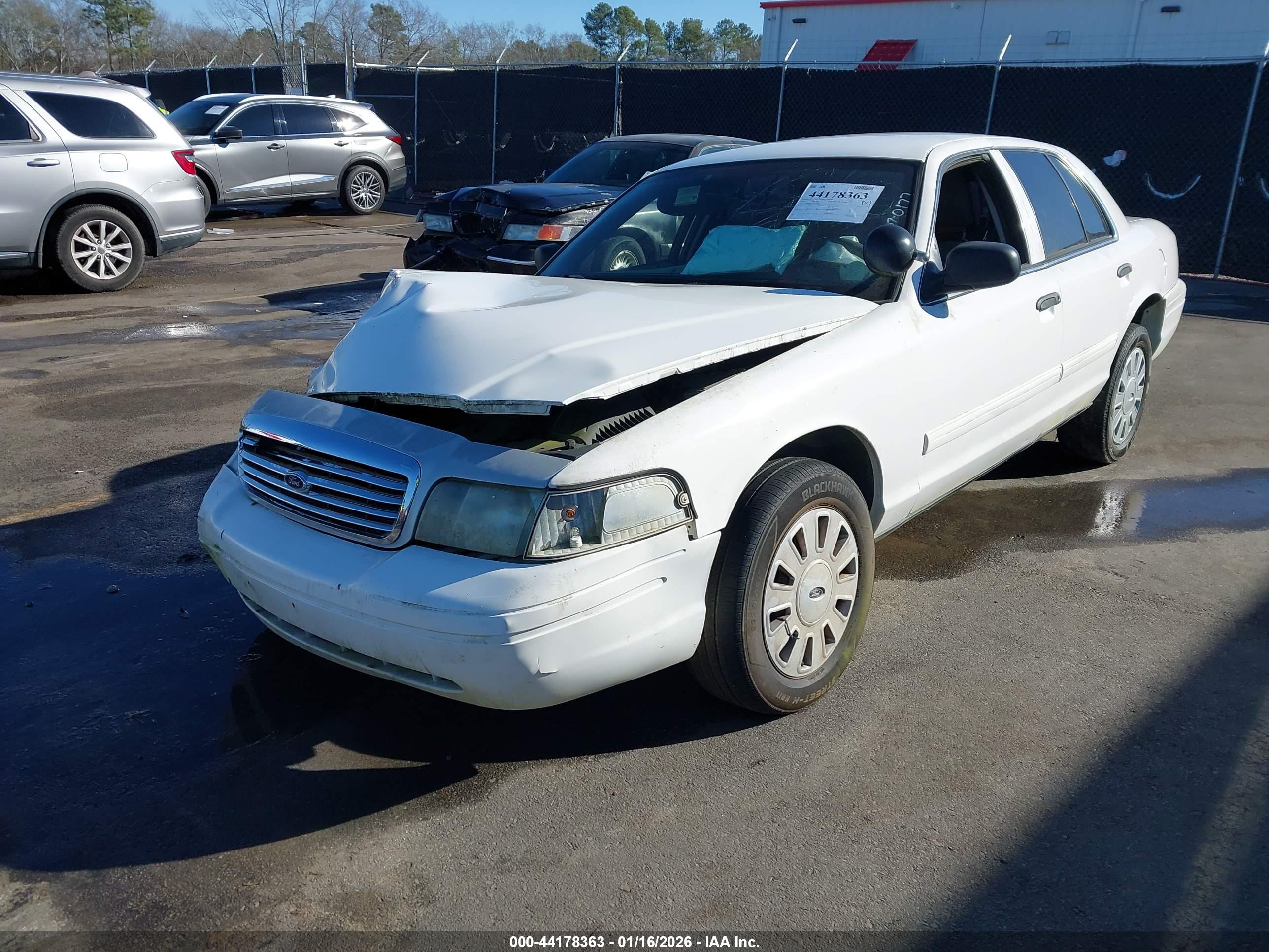 FORD CROWN image 2