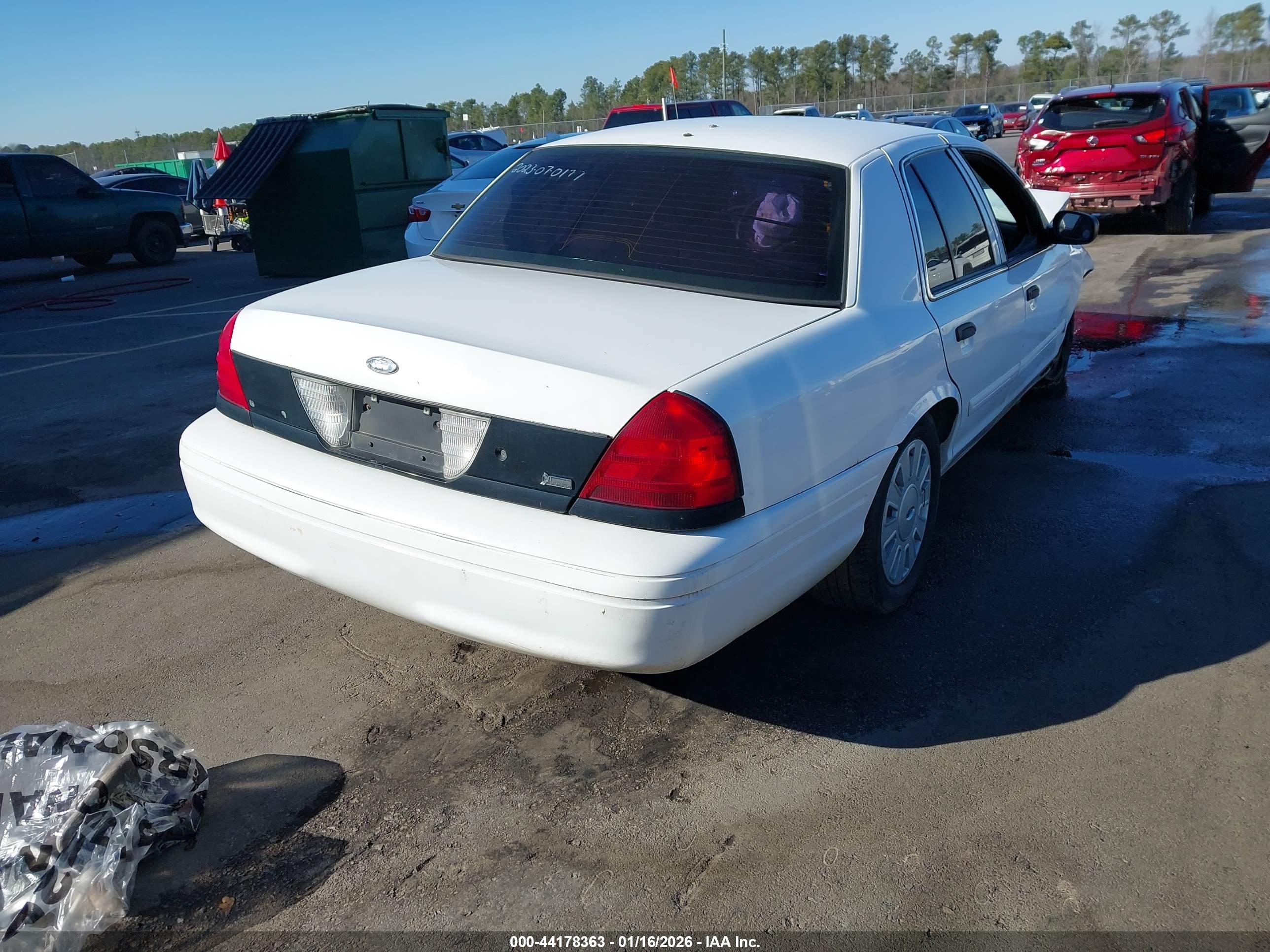 FORD CROWN image 4