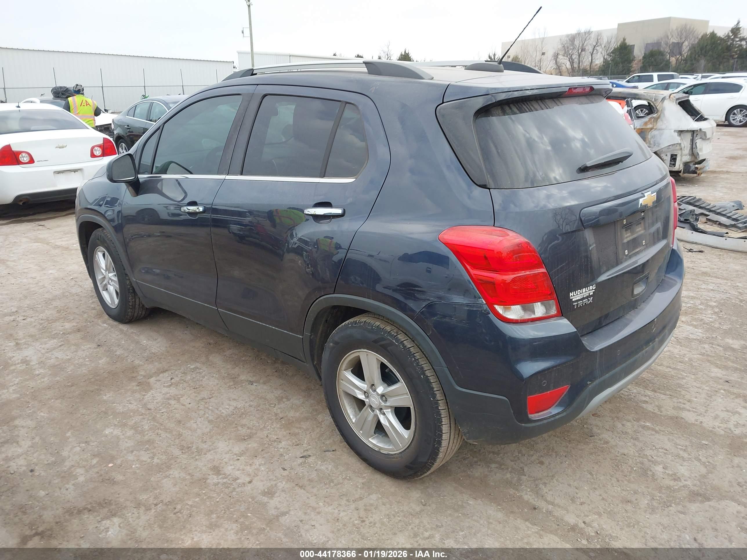 CHEVROLET TRAX image 3