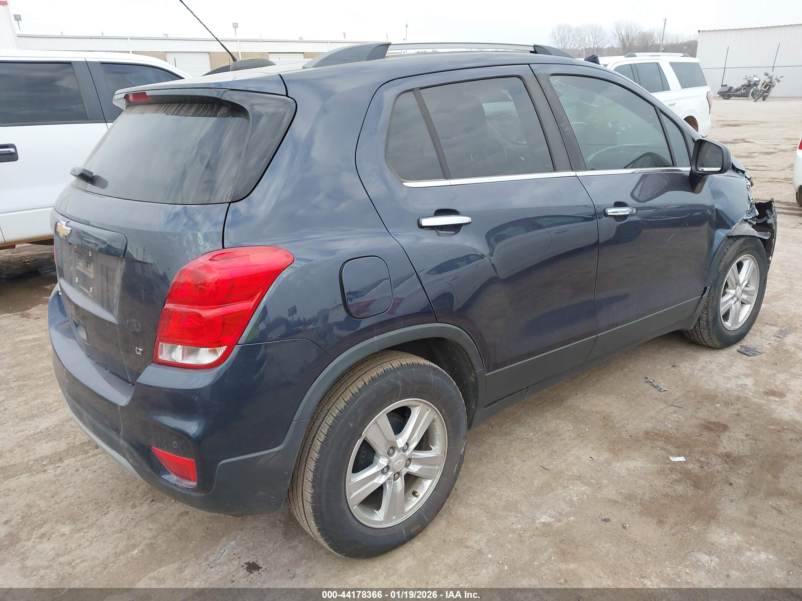 CHEVROLET TRAX image 4