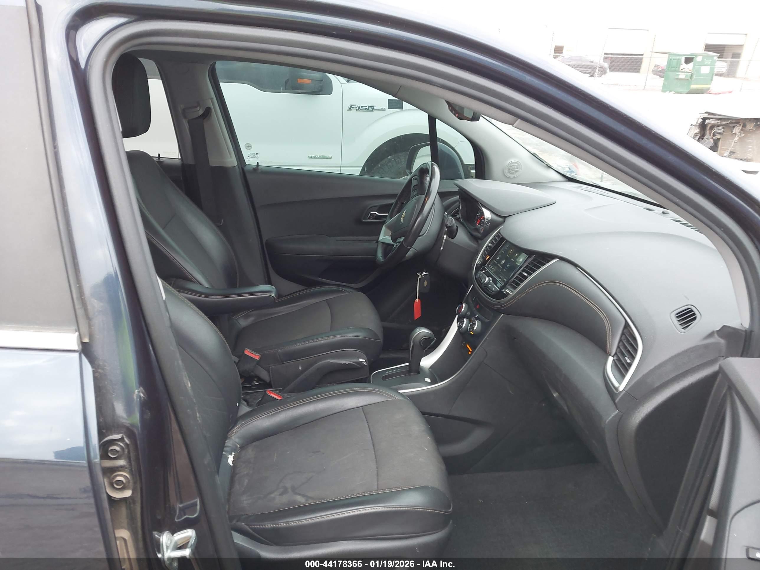 CHEVROLET TRAX image 5