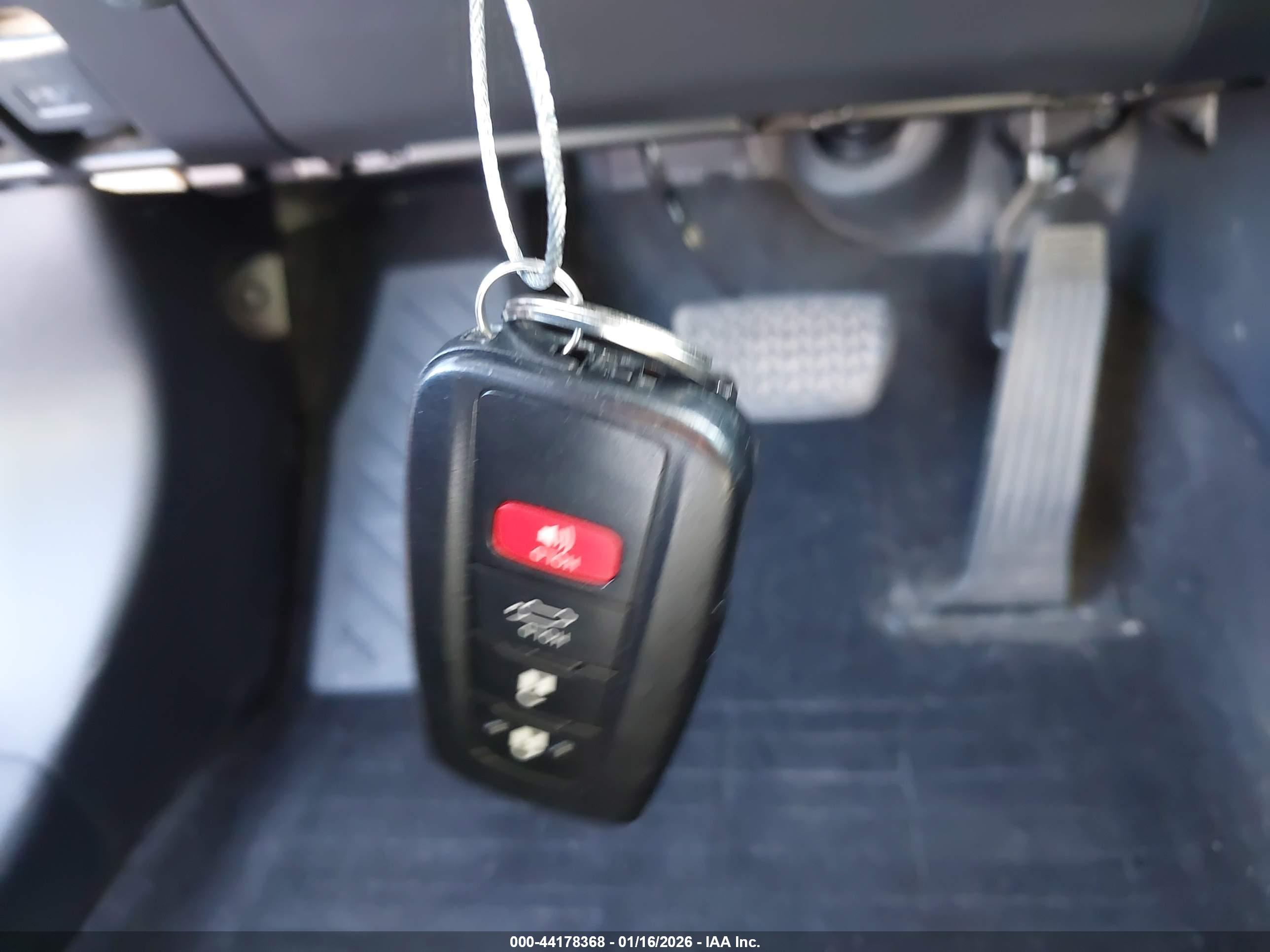 TOYOTA RAV4 image 11
