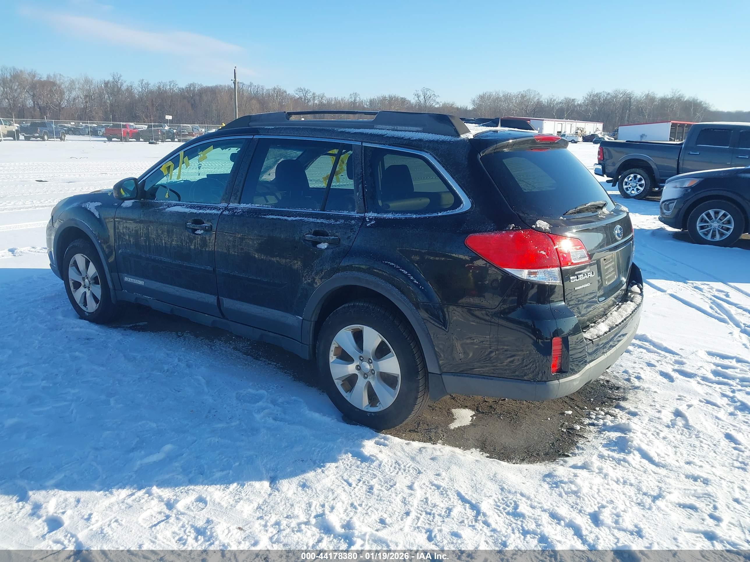 SUBARU OUTBACK image 3