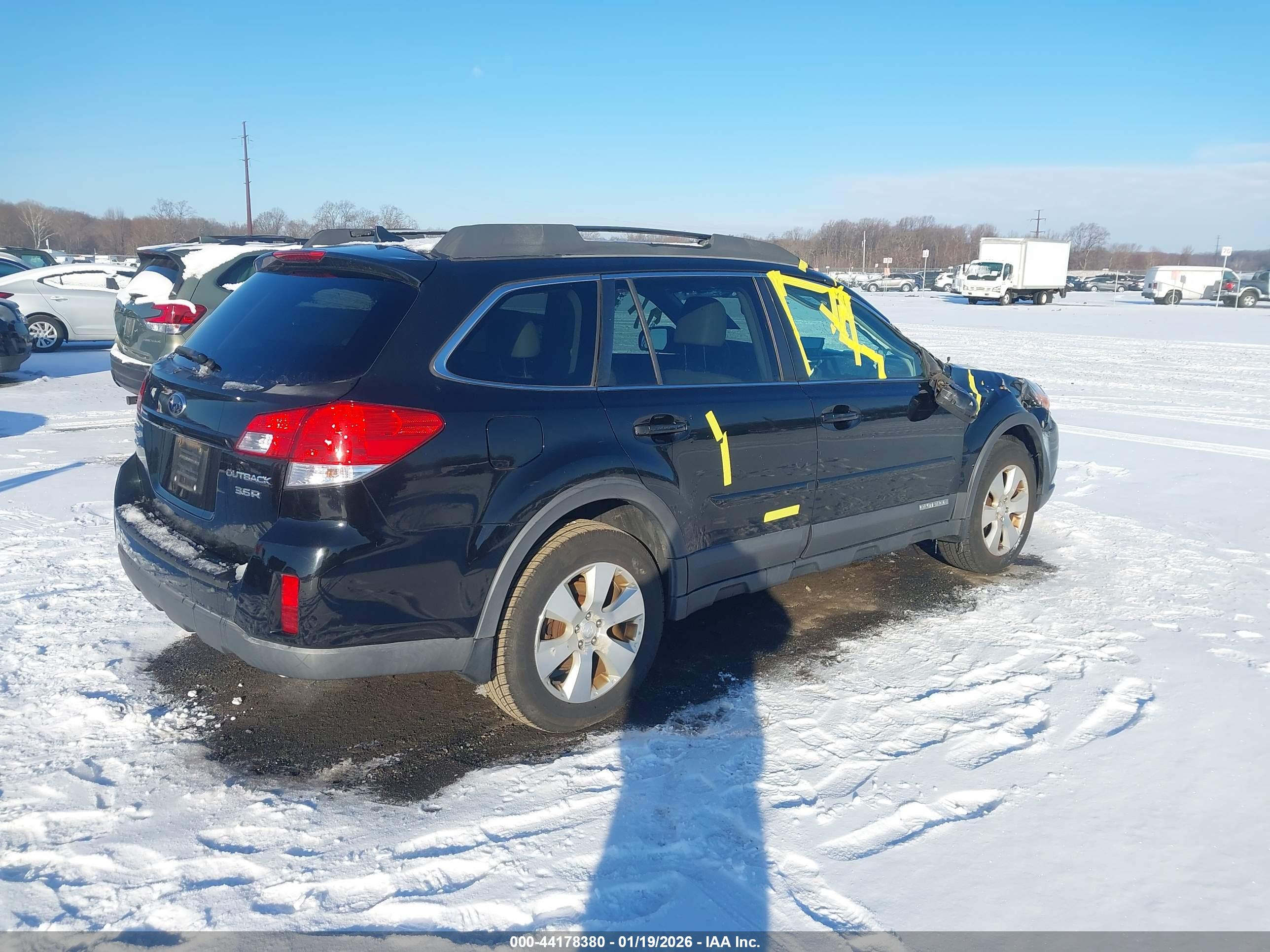 SUBARU OUTBACK image 4