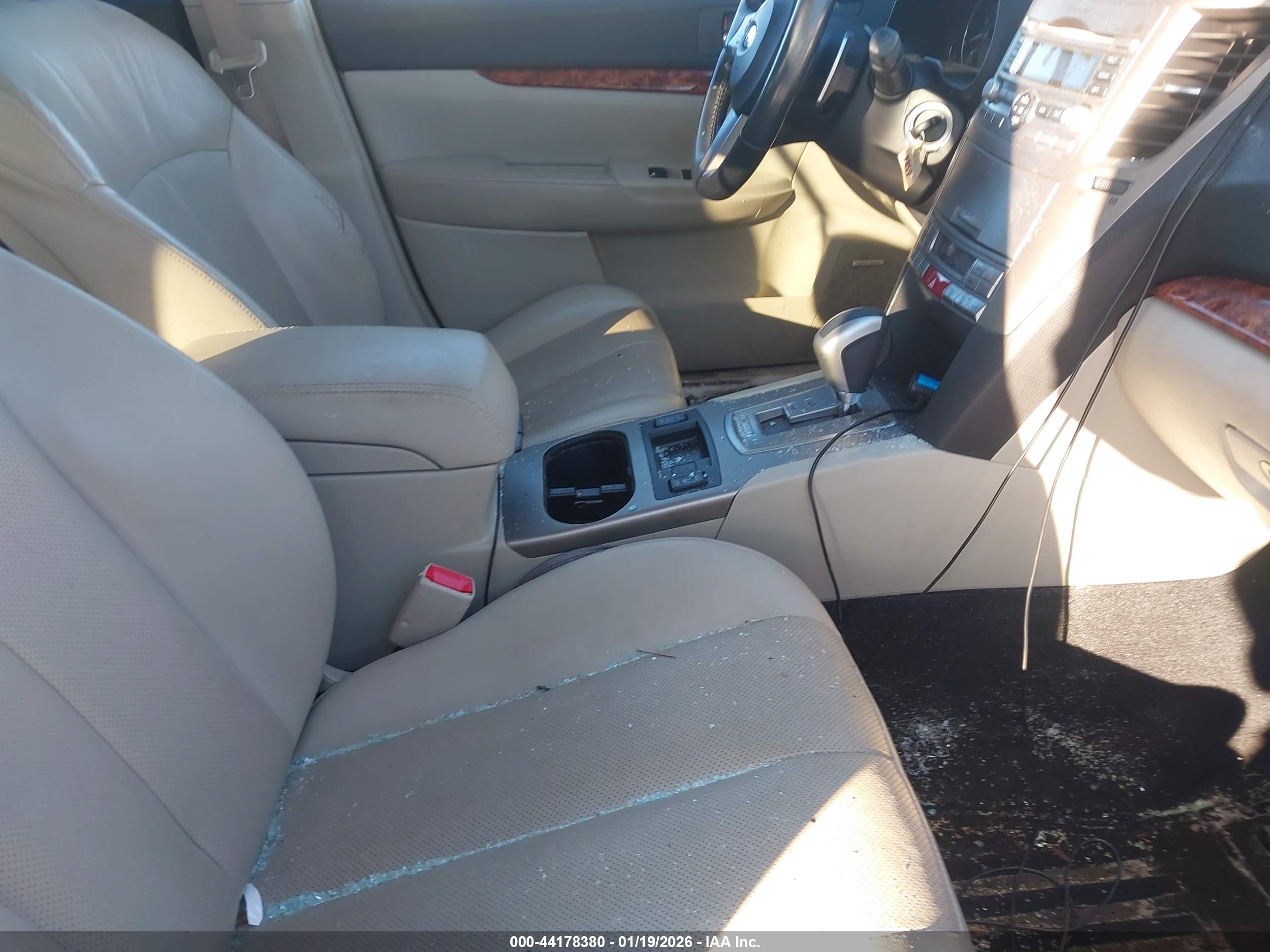 SUBARU OUTBACK image 5