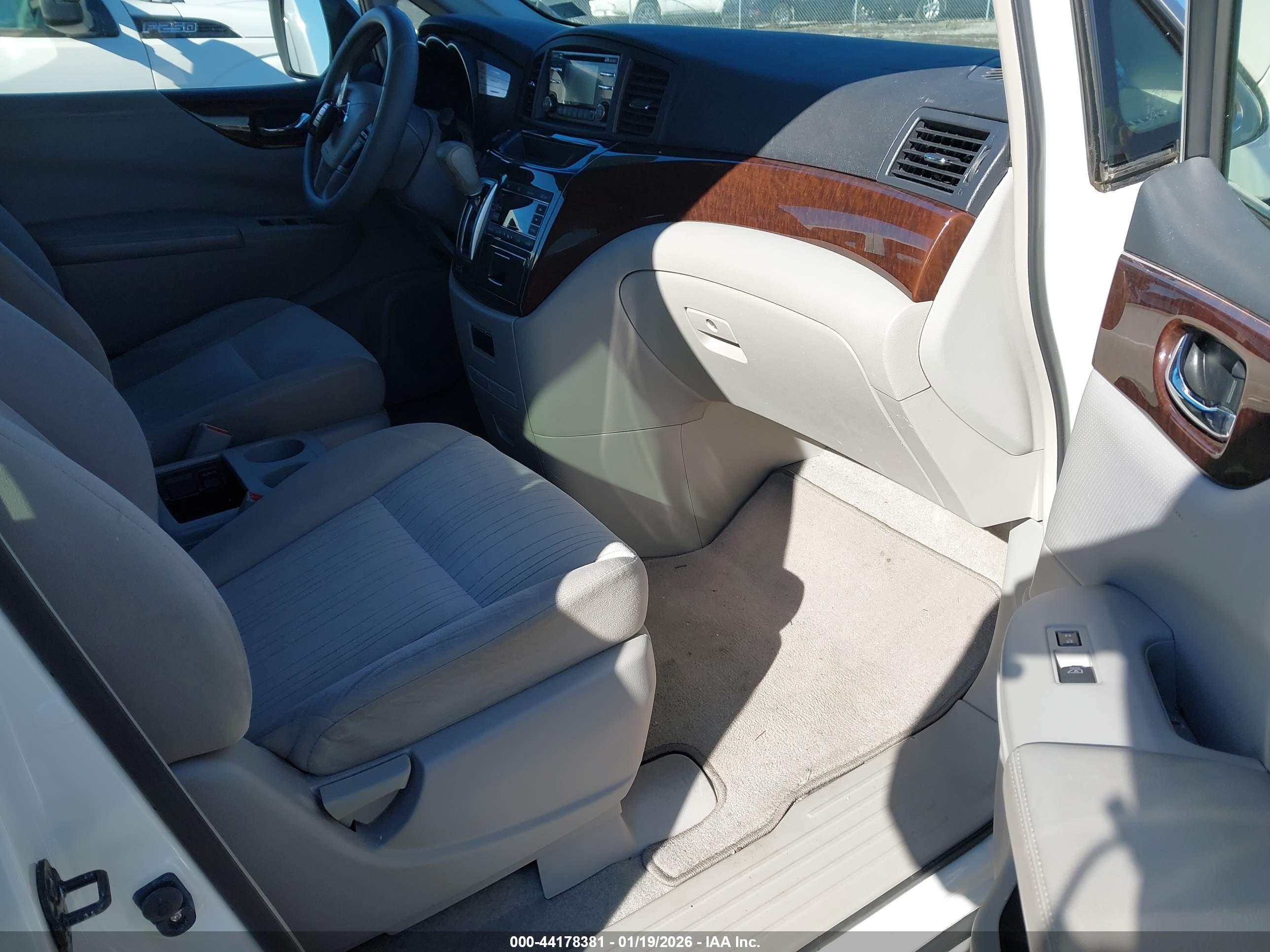 NISSAN QUEST image 5