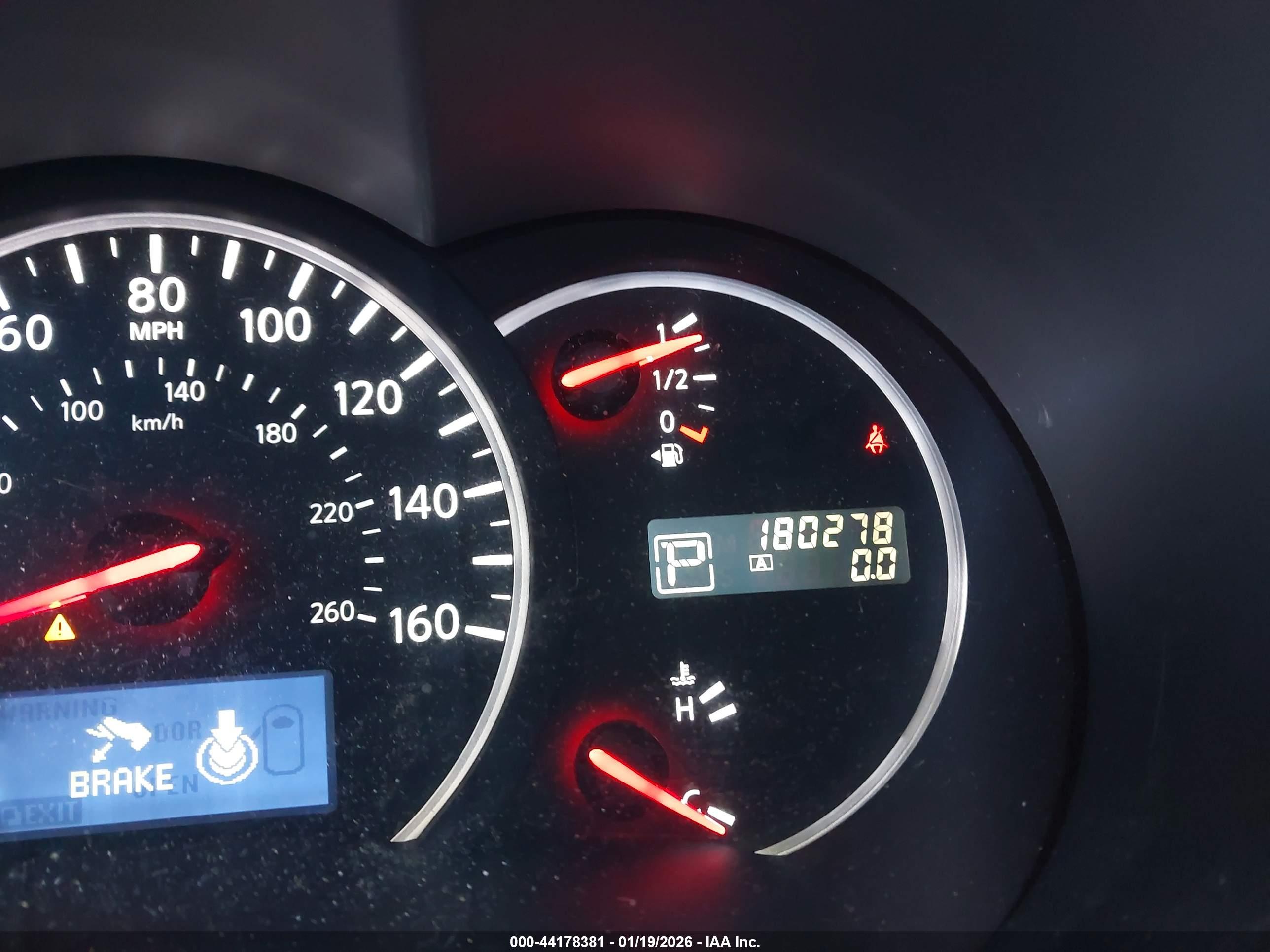 NISSAN QUEST image 7