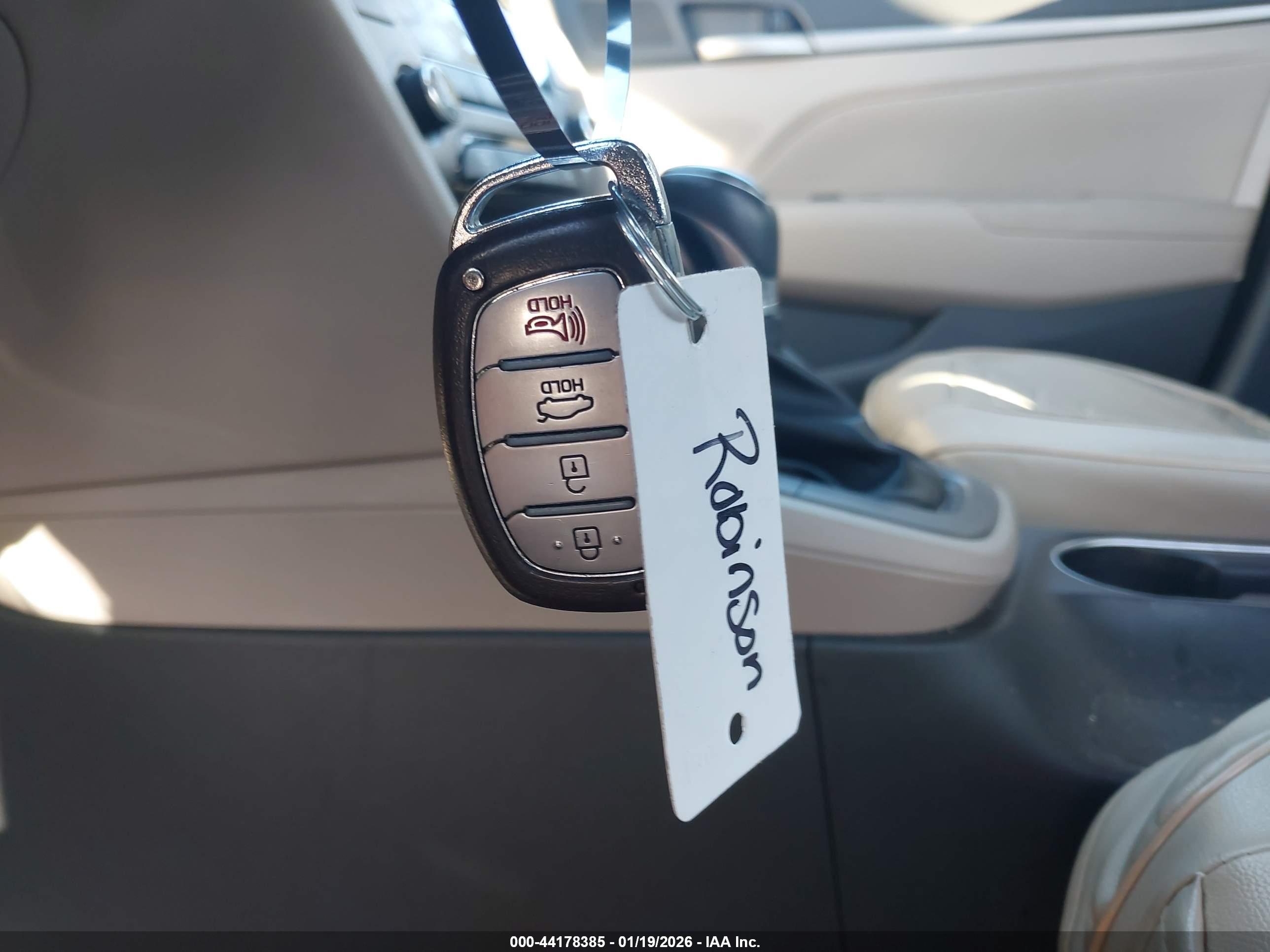 HYUNDAI ELANTRA image 11