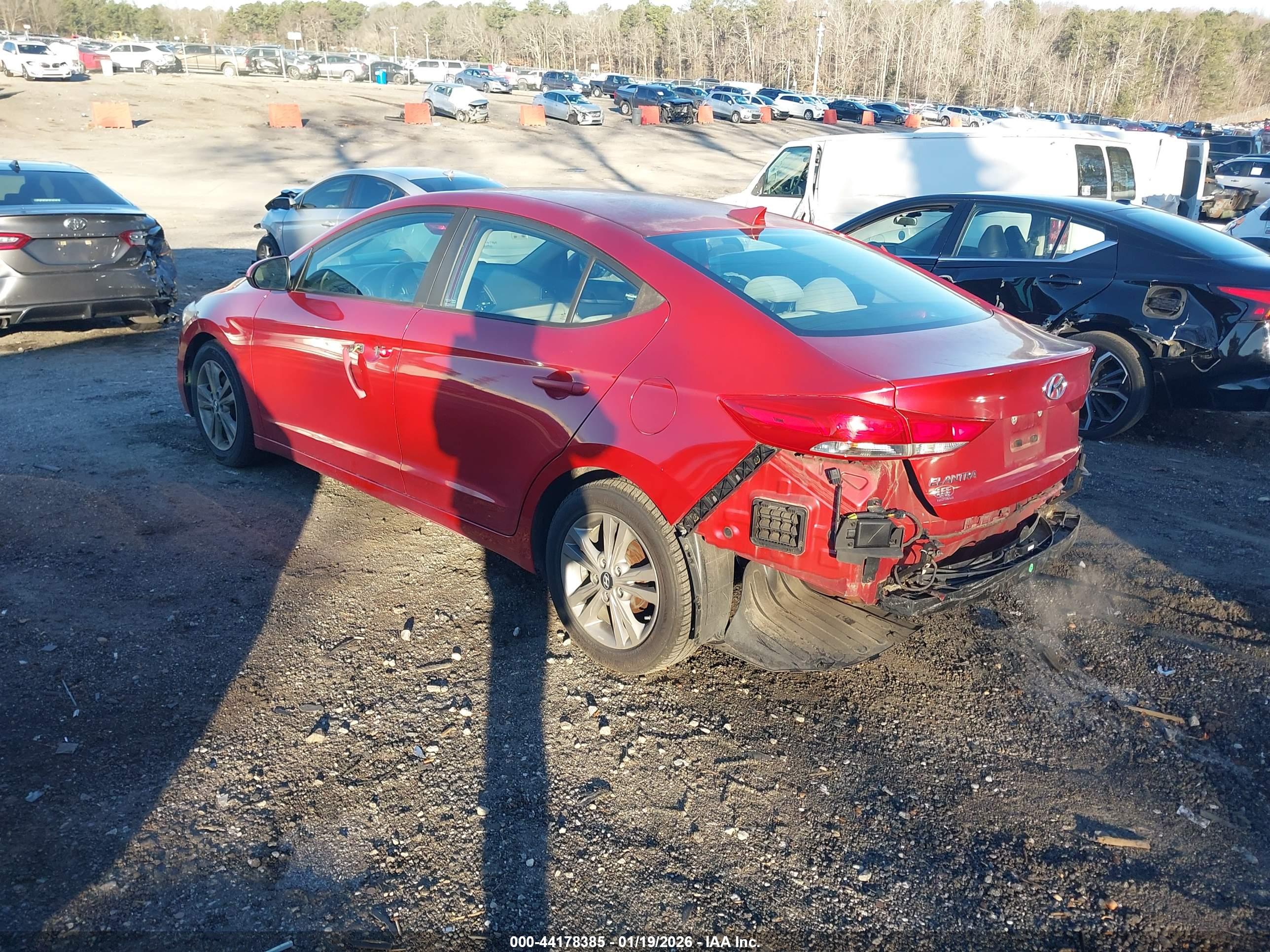 HYUNDAI ELANTRA image 3
