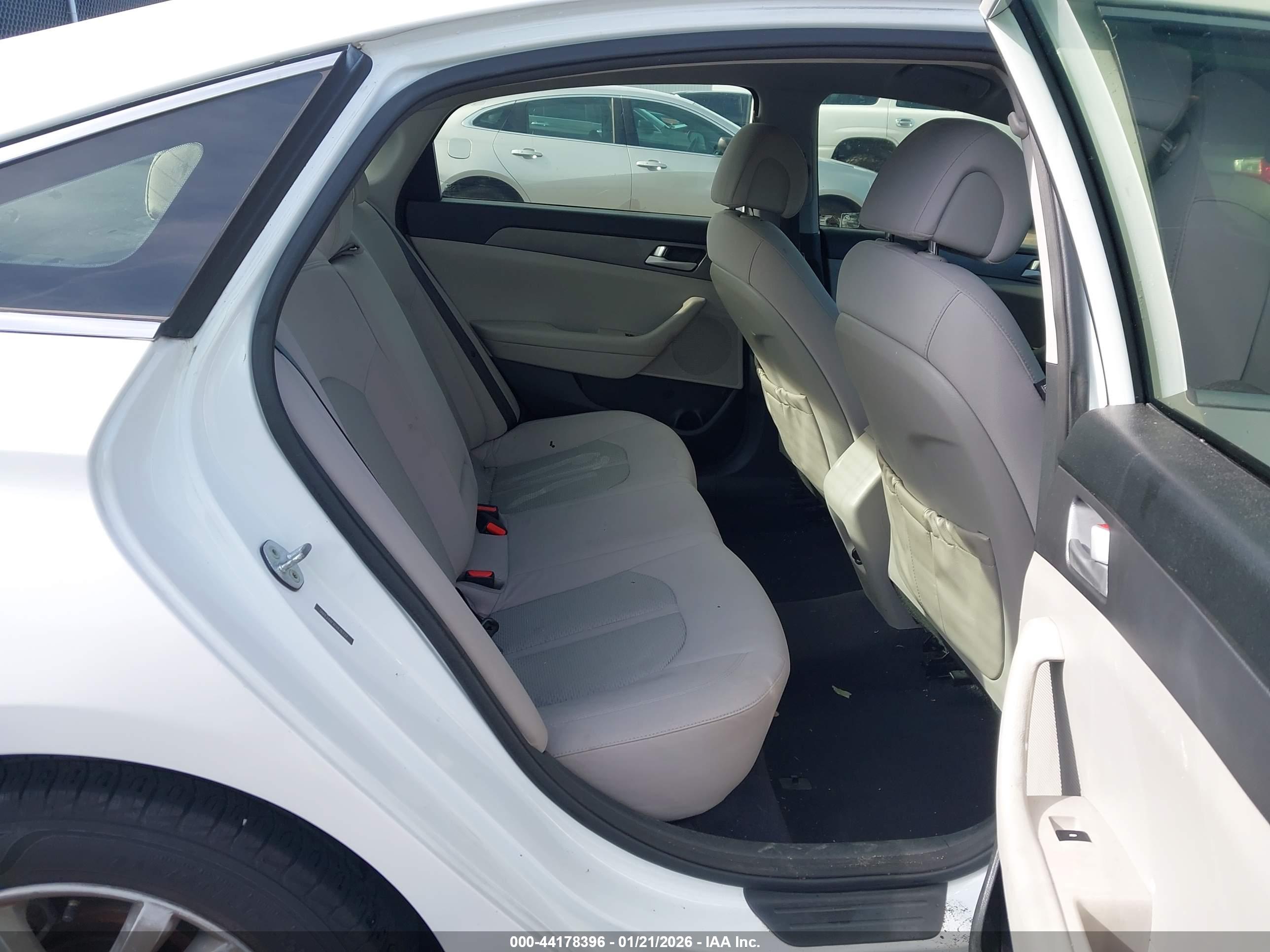 HYUNDAI SONATA image 8