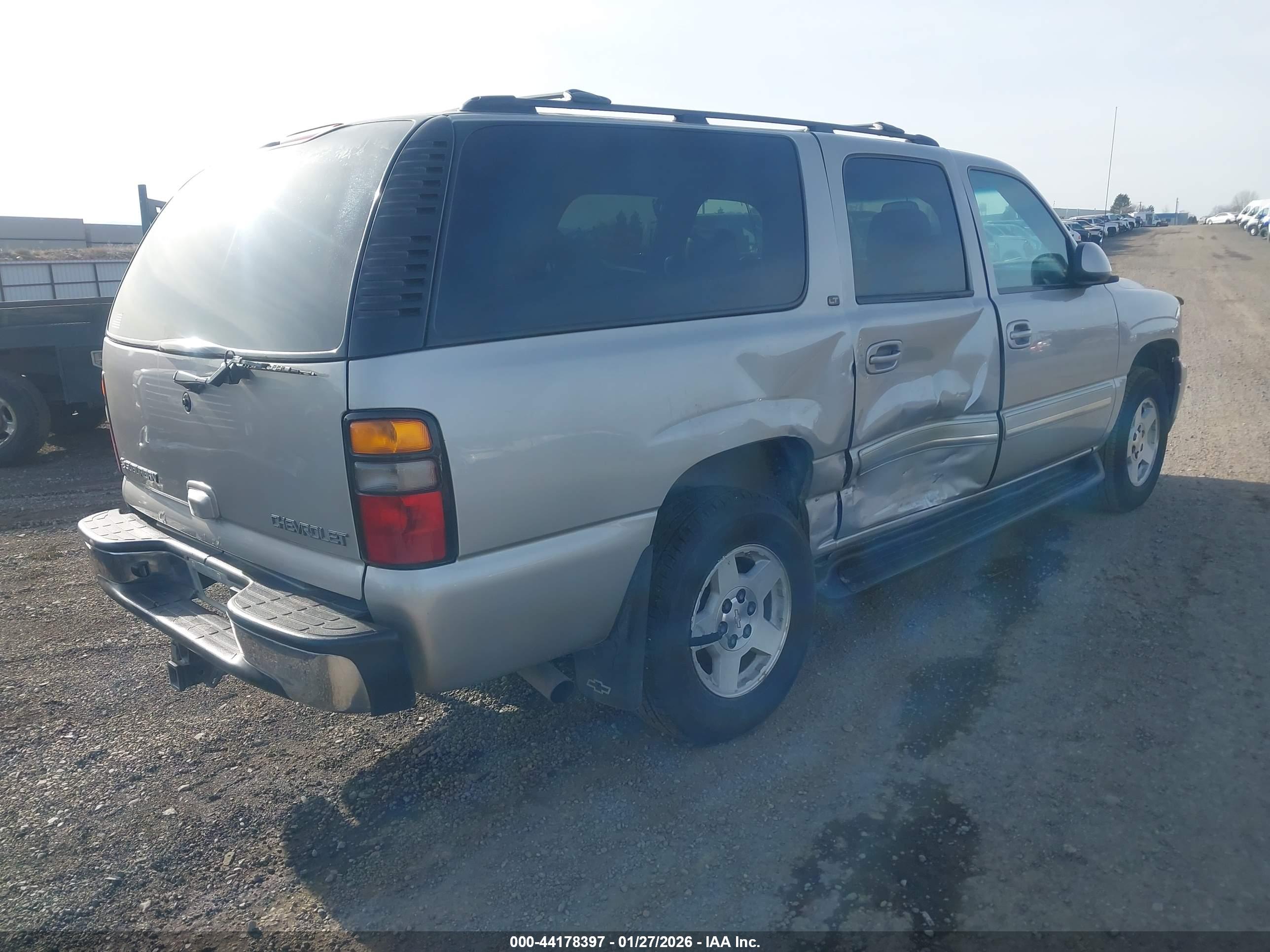CHEVROLET SUBURBAN image 4