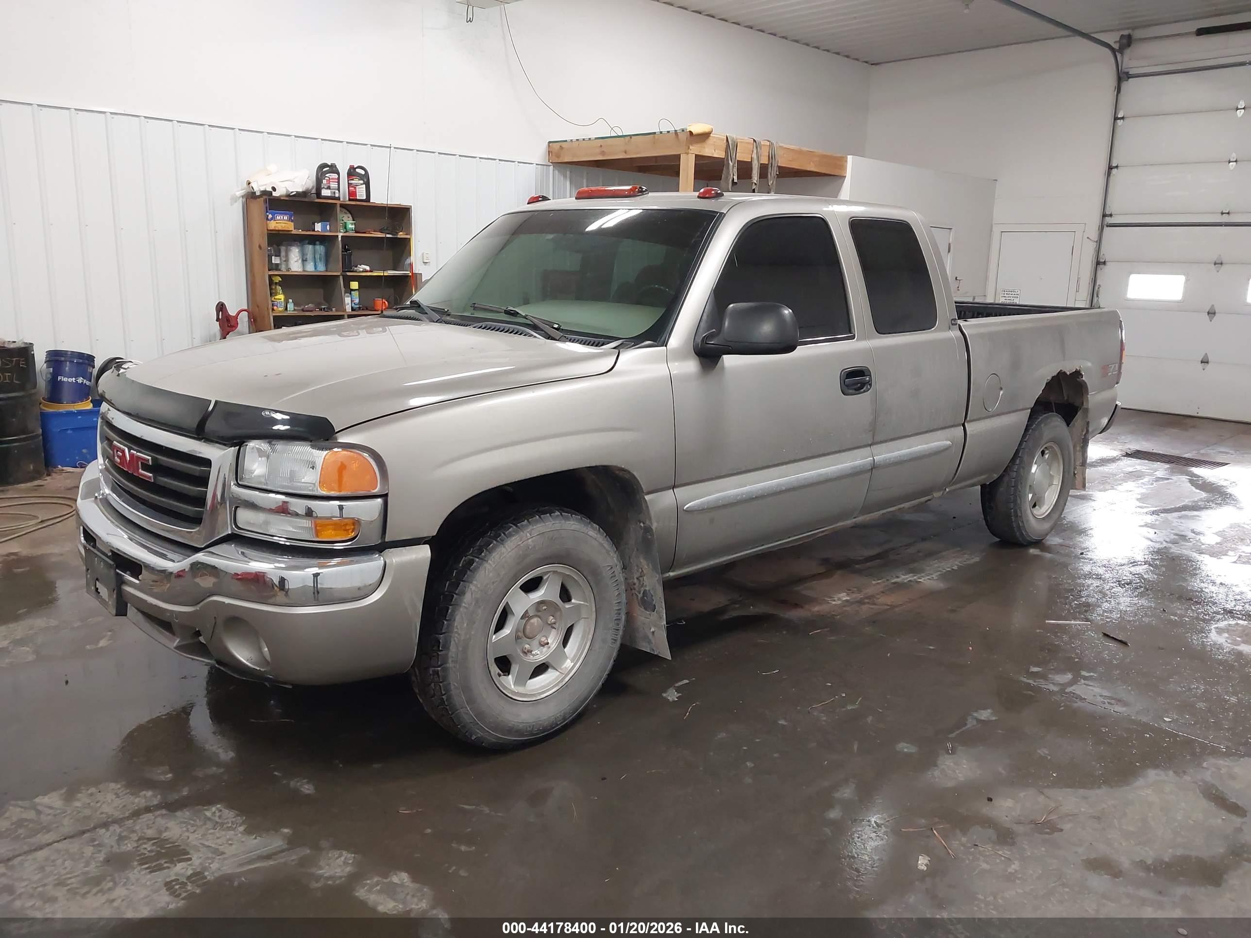 GMC SIERRA image 2