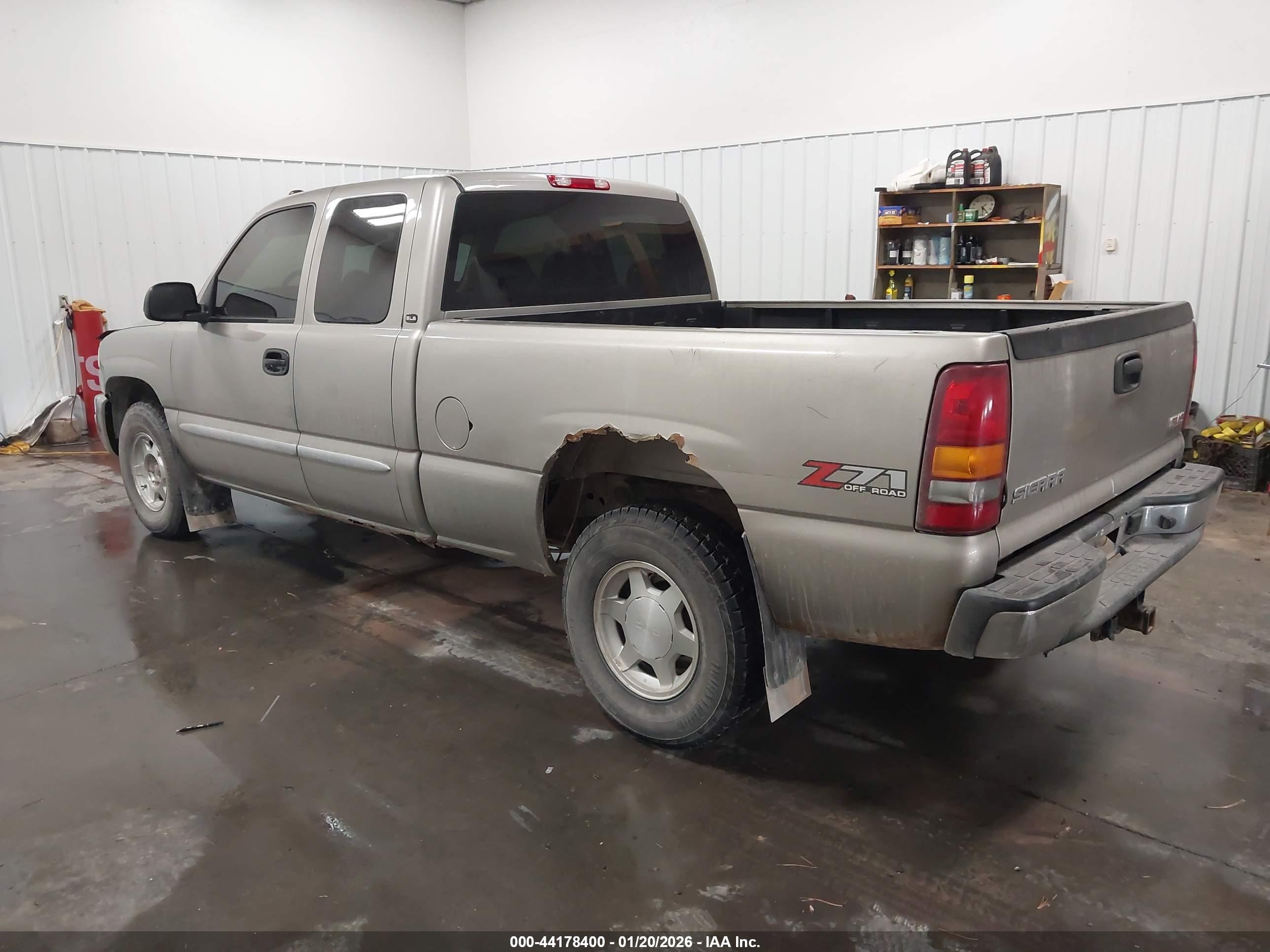 GMC SIERRA image 3
