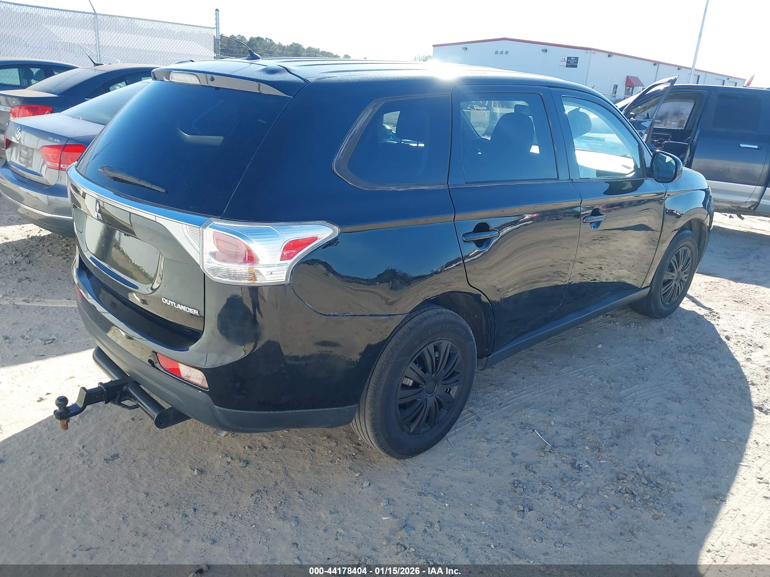 MITSUBISHI OUTLANDER image 4