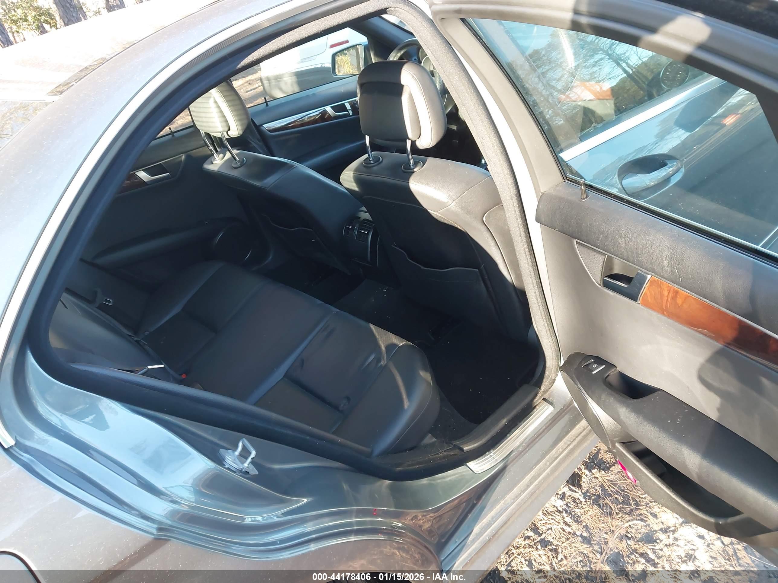 MERCEDES-BENZ C image 8