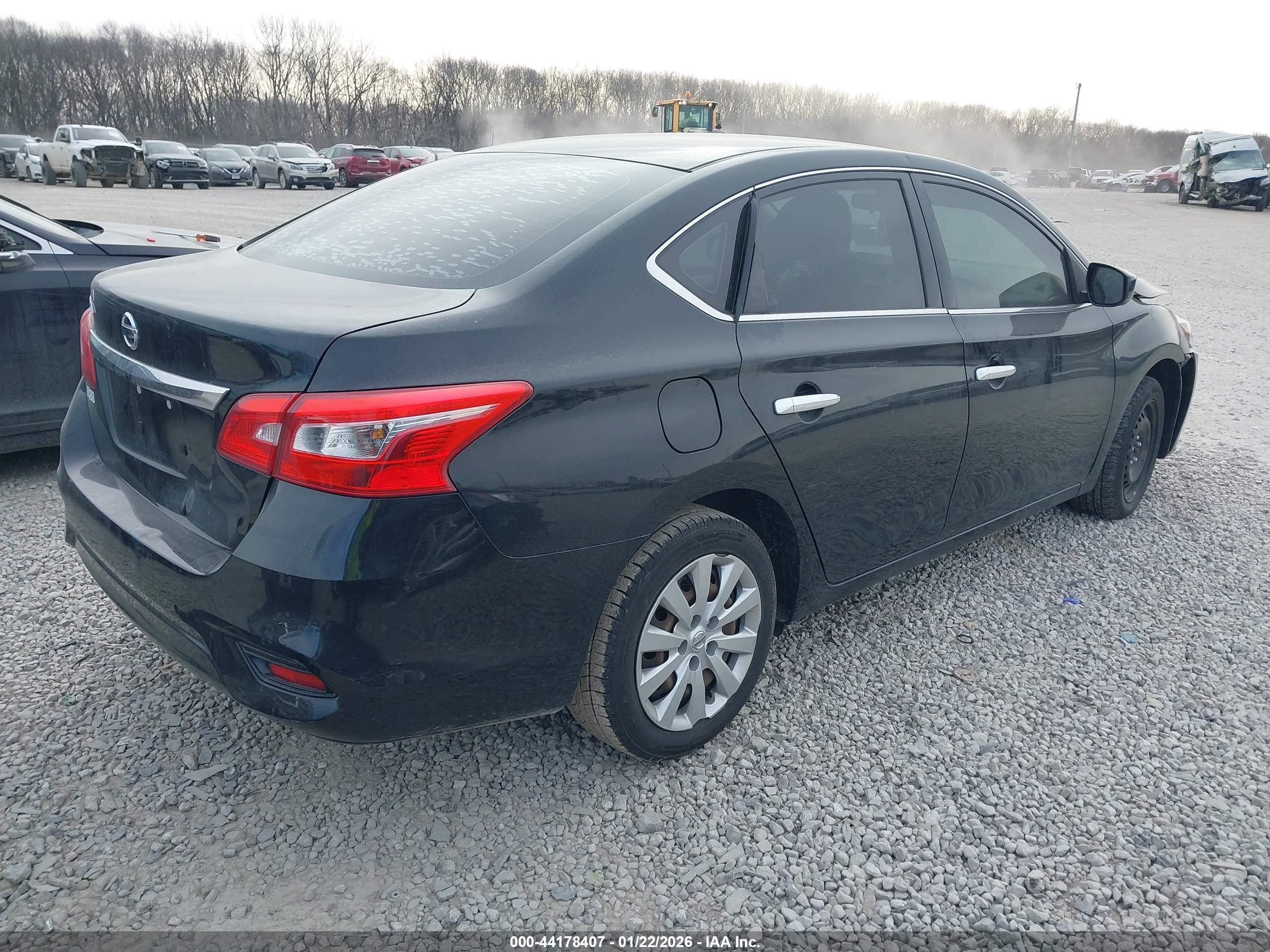 NISSAN SENTRA image 4
