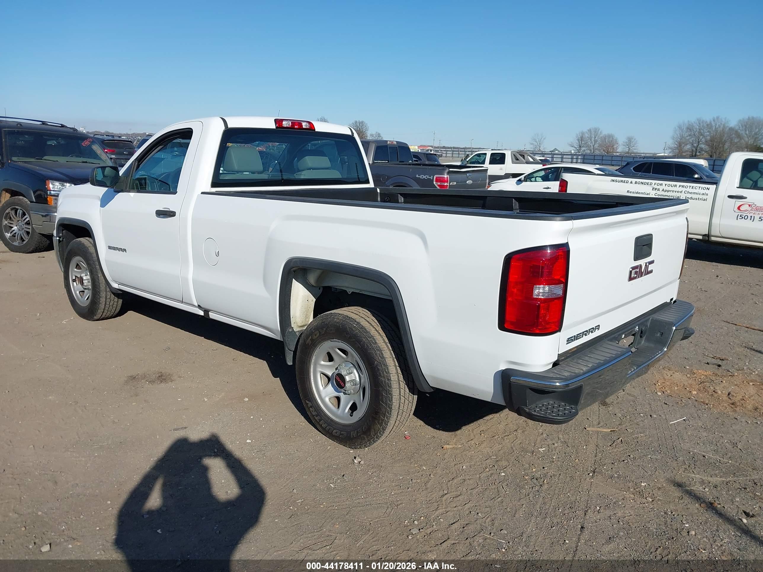 GMC SIERRA image 3