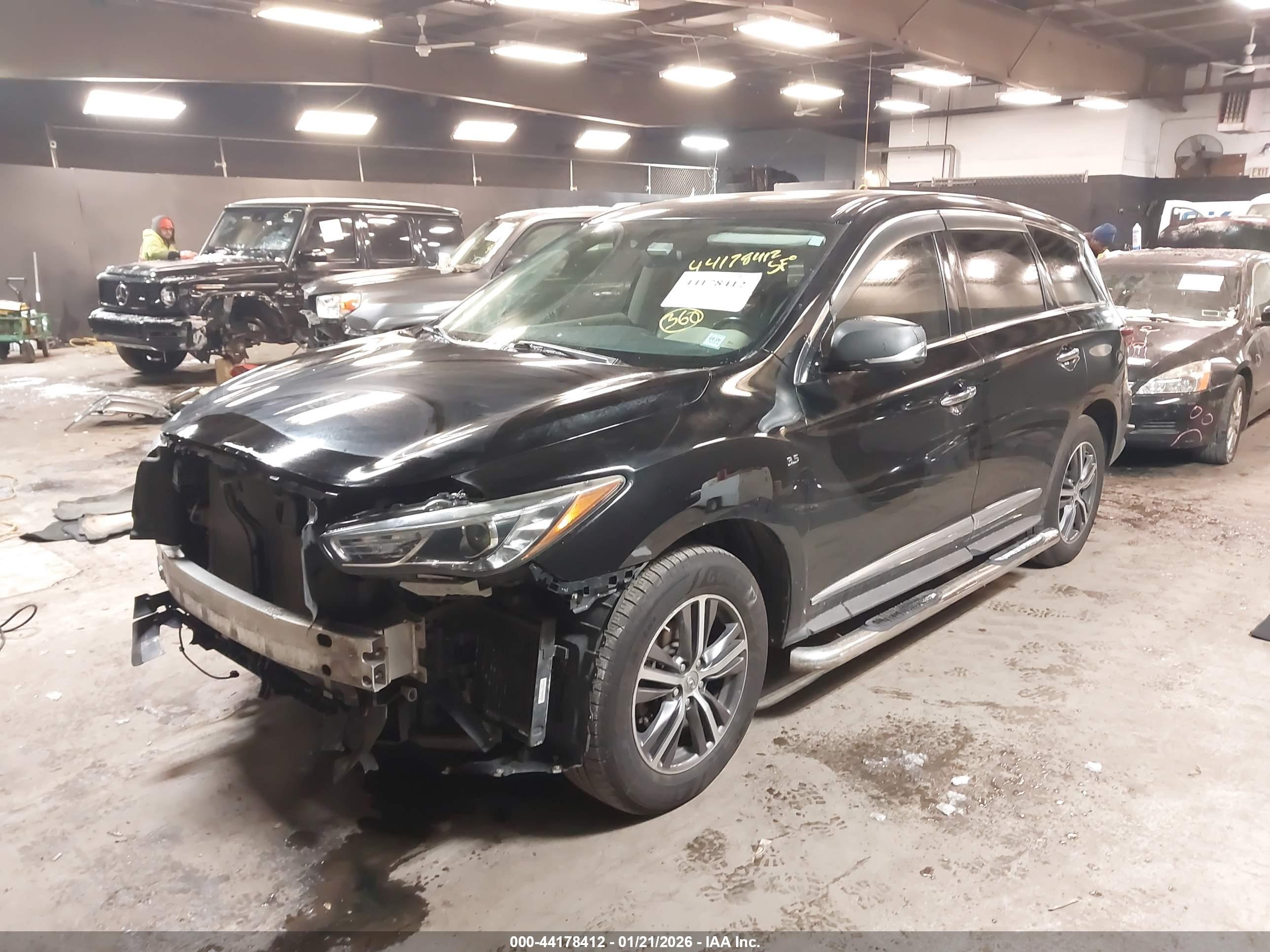 INFINITI QX60 image 2