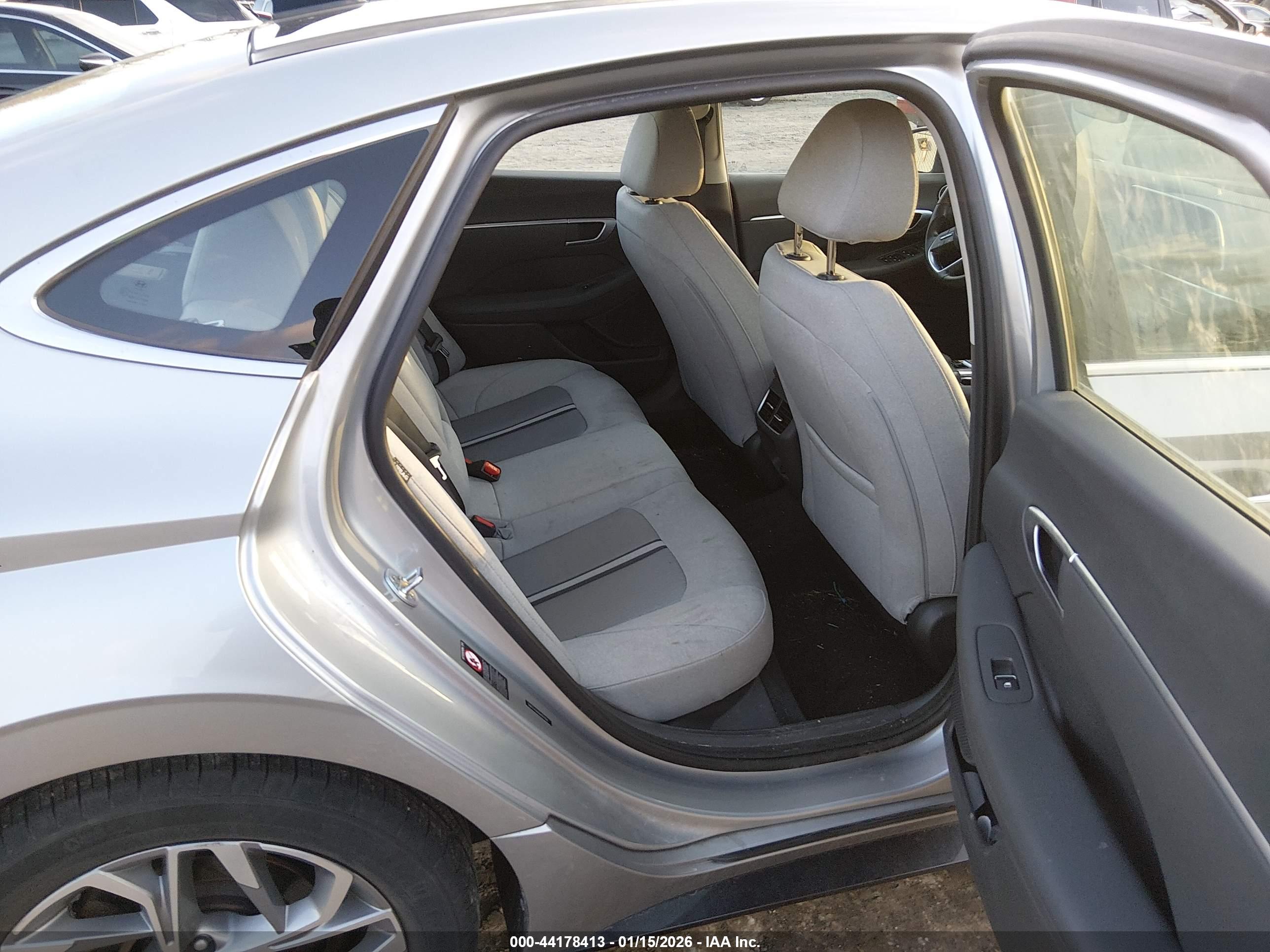 HYUNDAI SONATA image 8