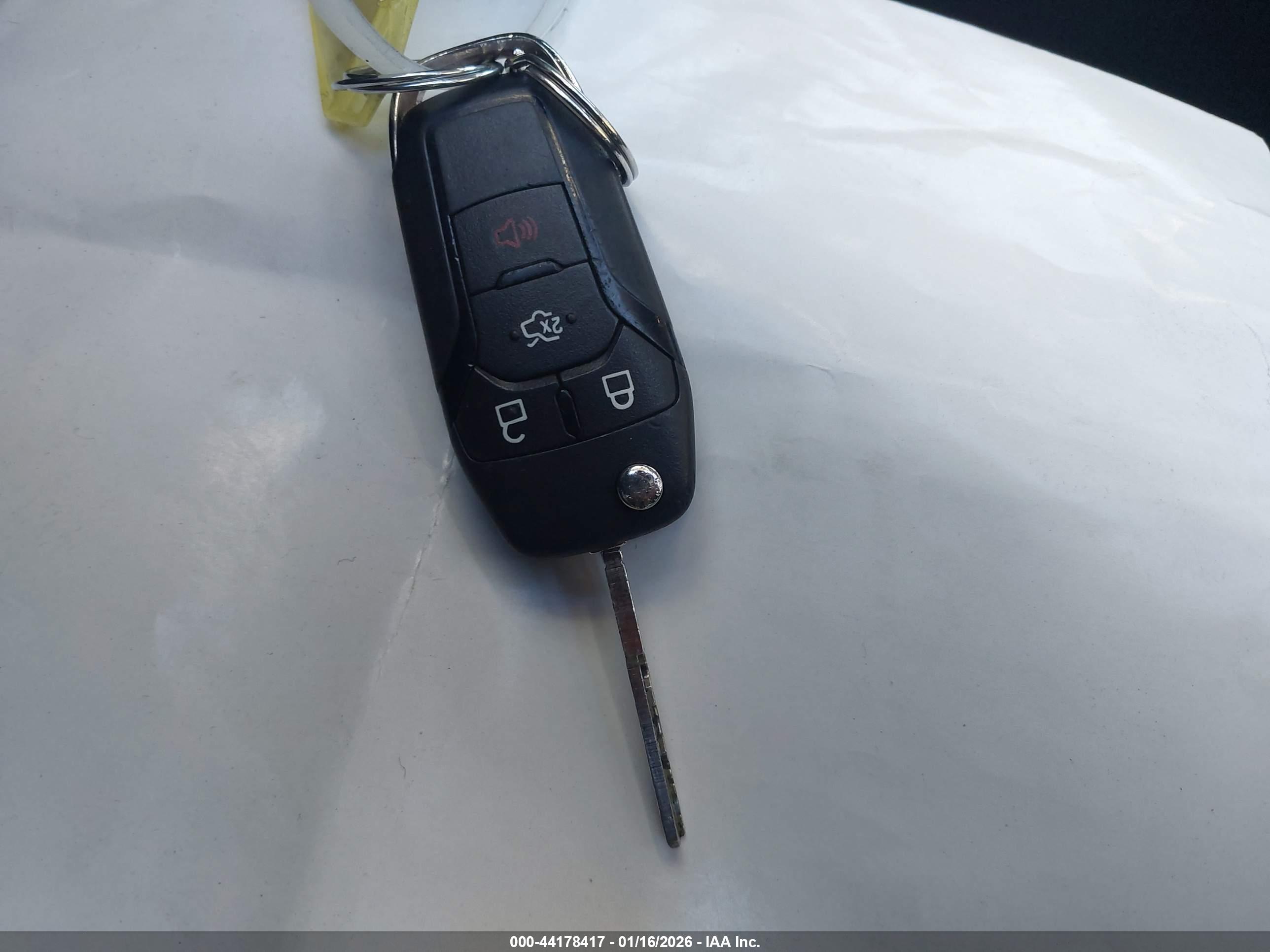 FORD FUSION image 11