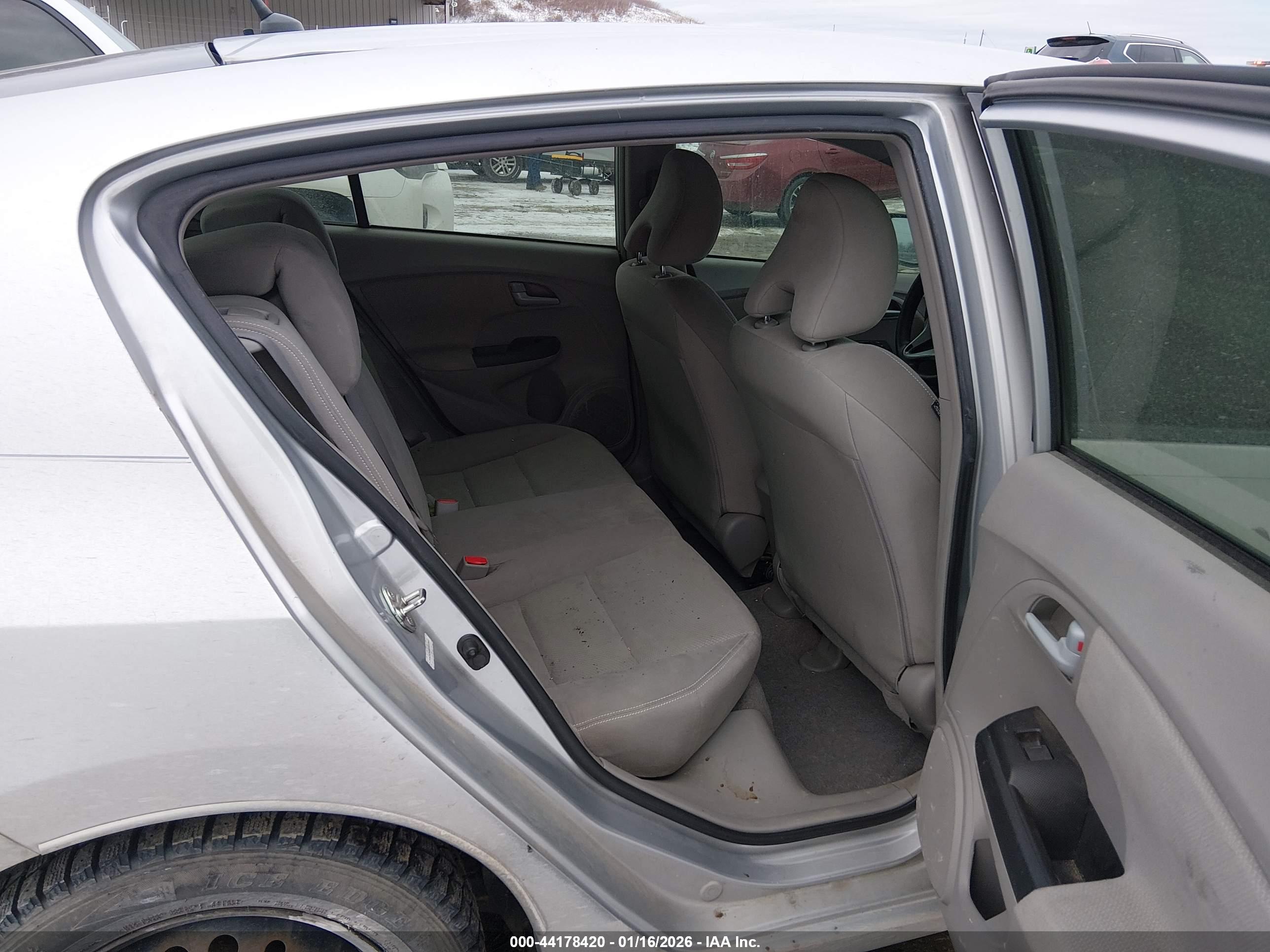 HONDA INSIGHT image 8