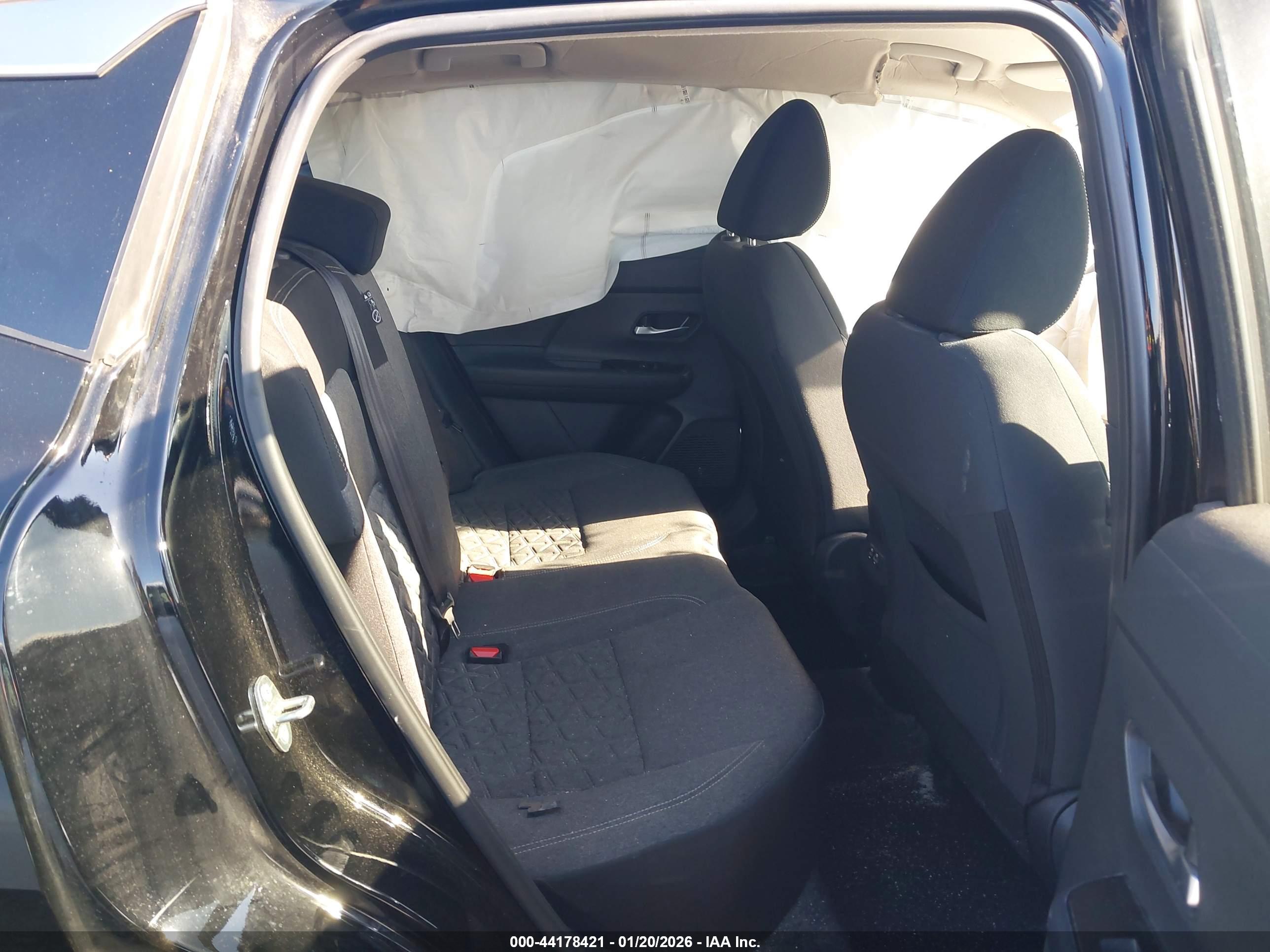NISSAN KICKS image 8