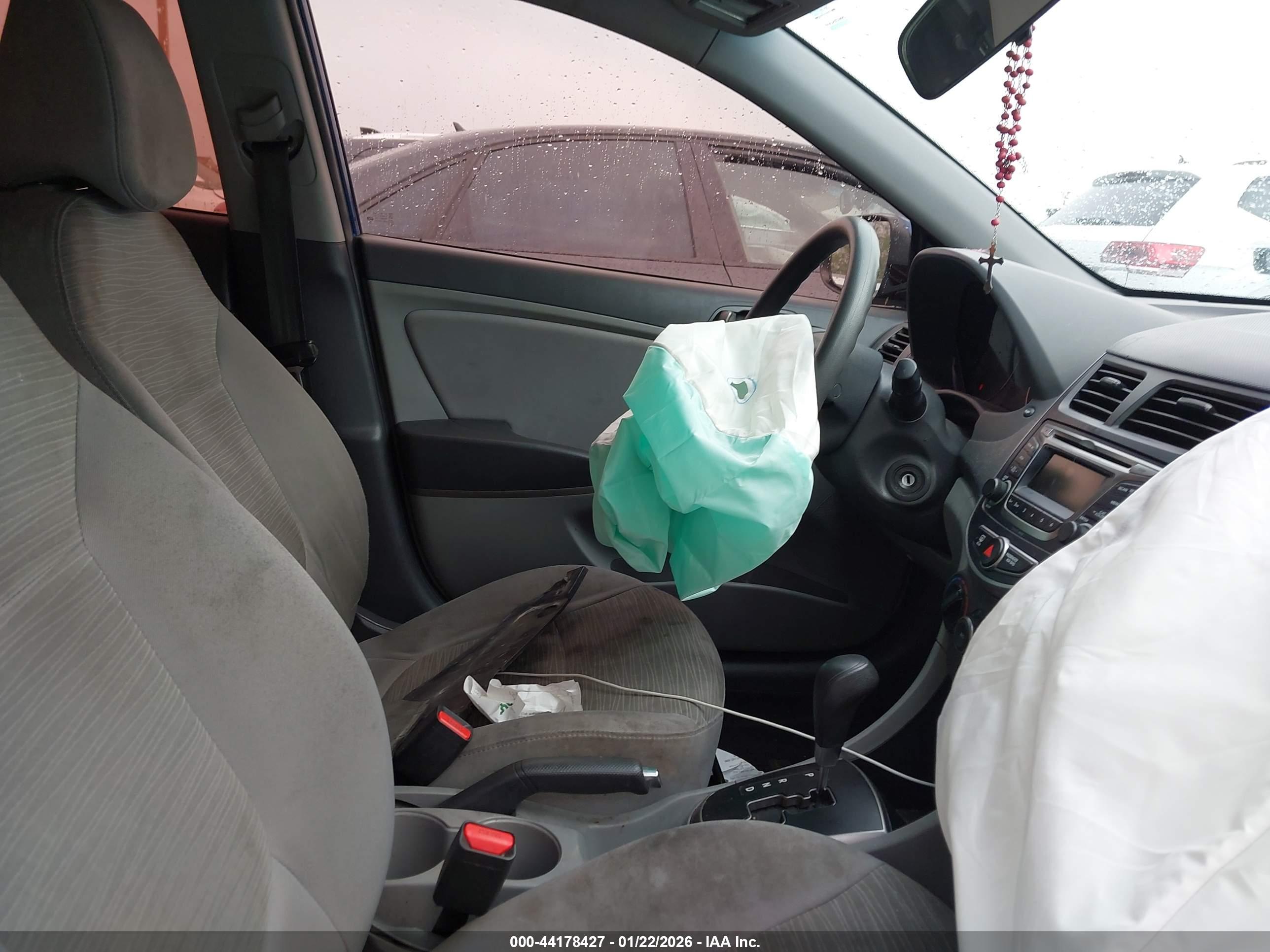 HYUNDAI ACCENT image 5