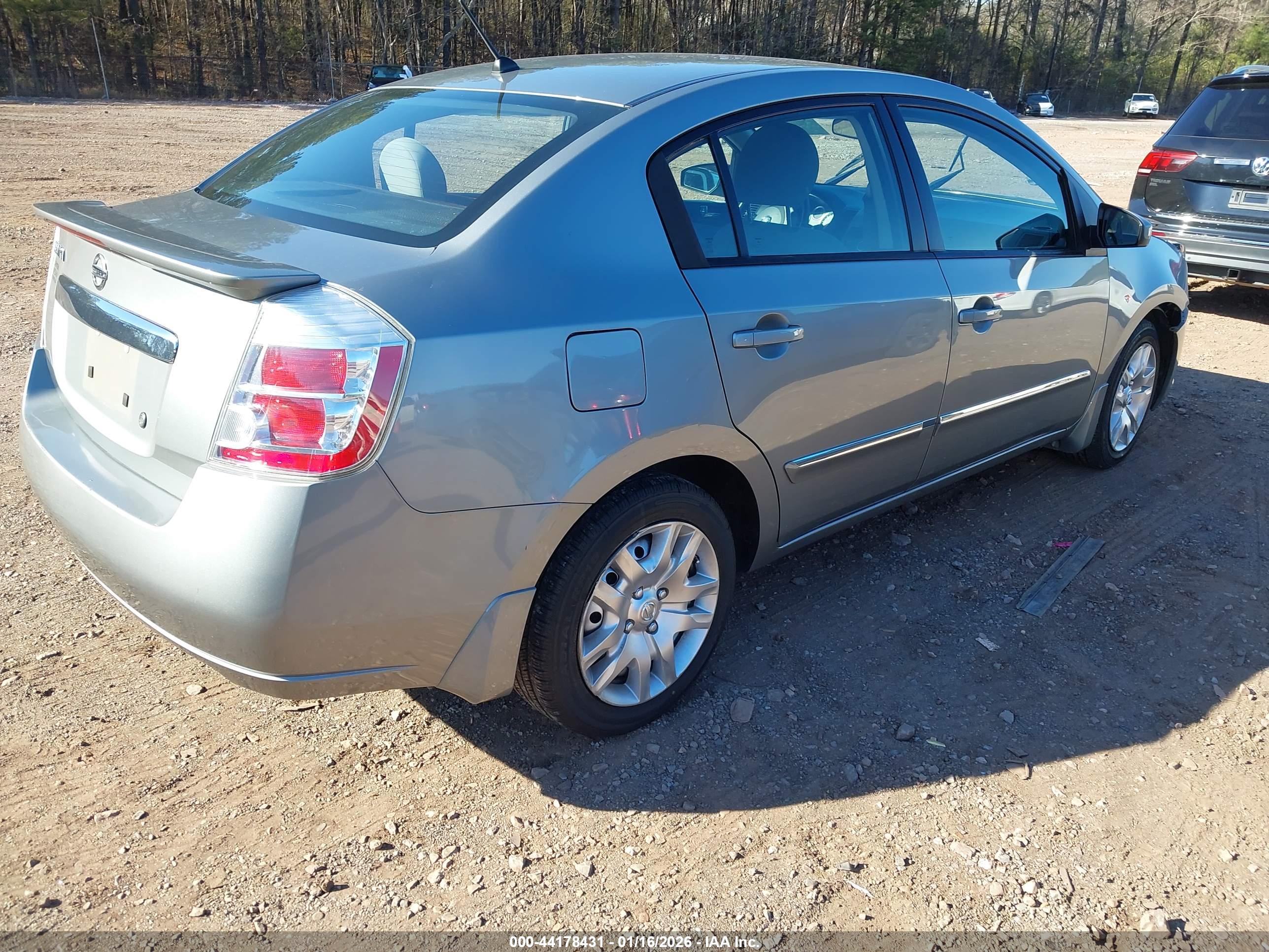 NISSAN SENTRA image 4
