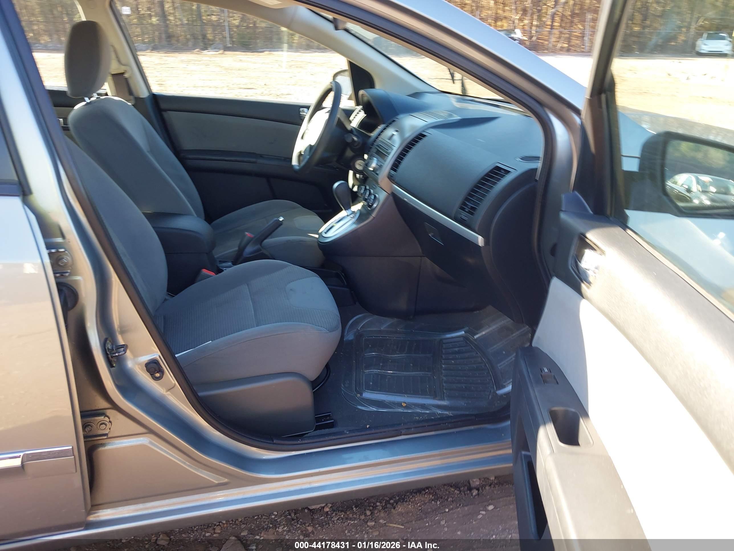 NISSAN SENTRA image 5