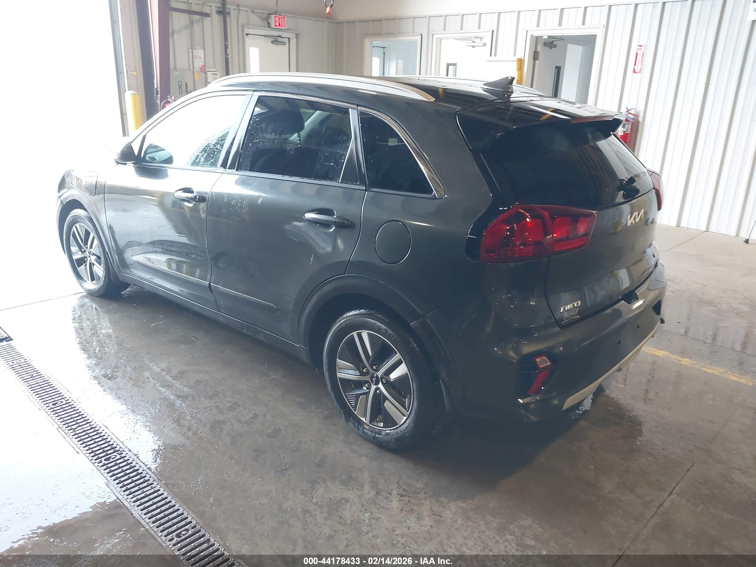 KIA NIRO image 3