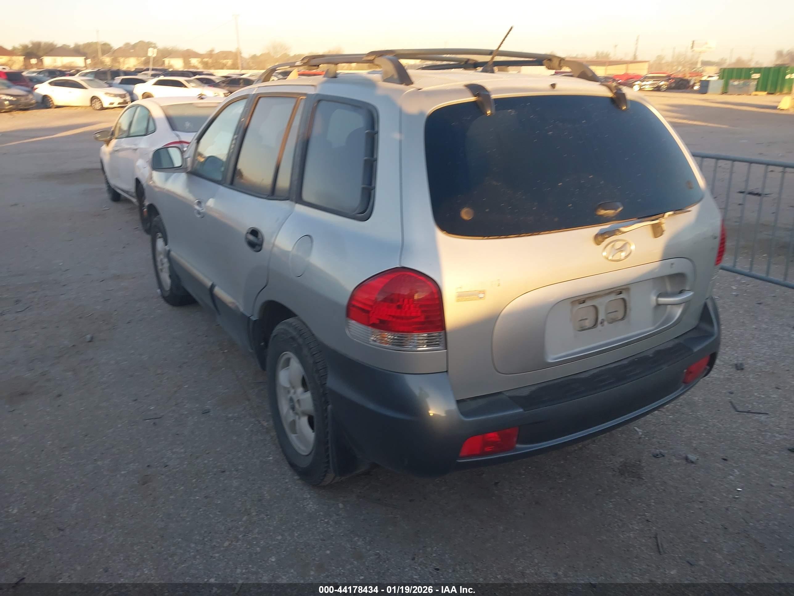 HYUNDAI SANTA image 3