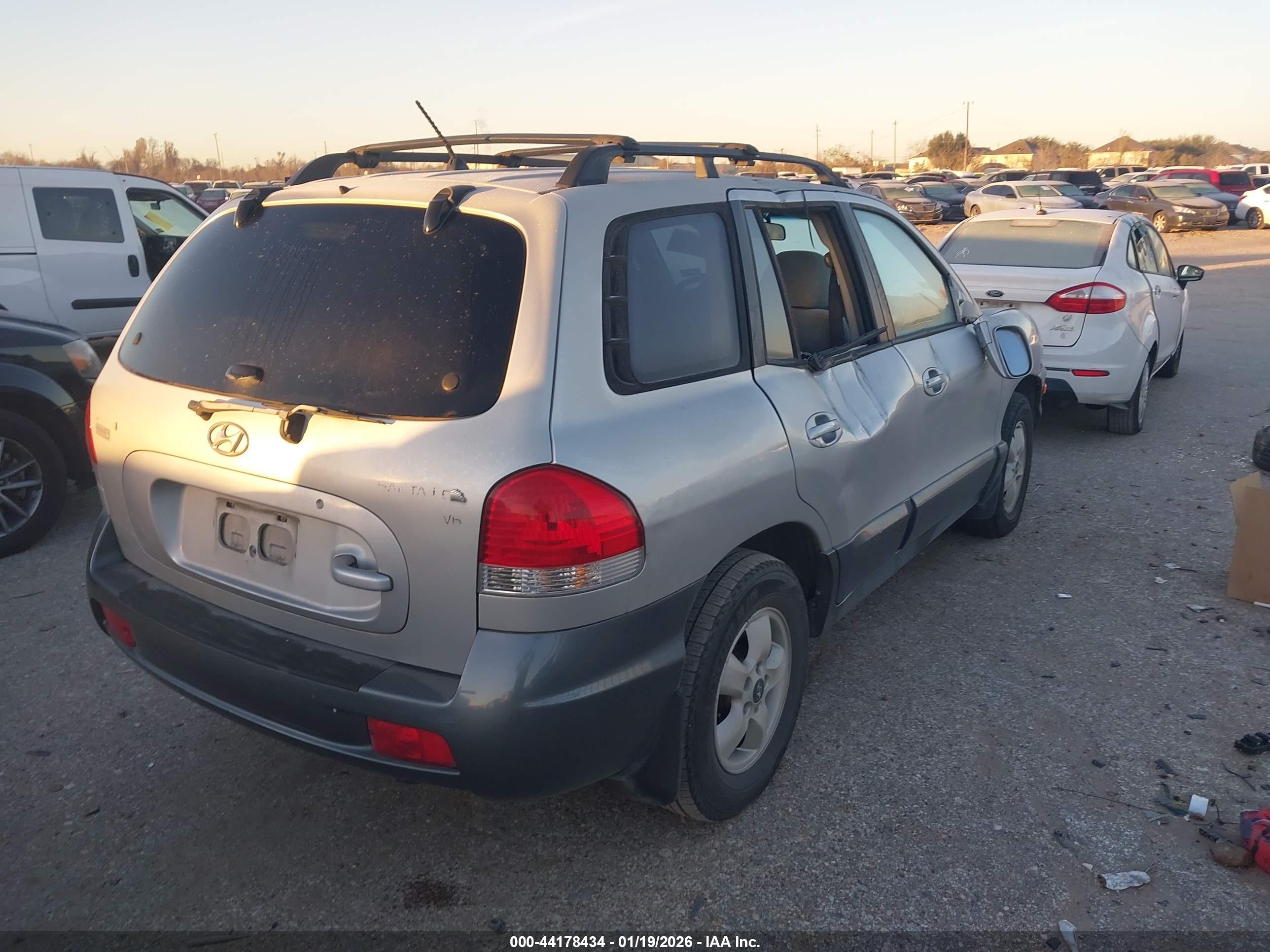 HYUNDAI SANTA image 4