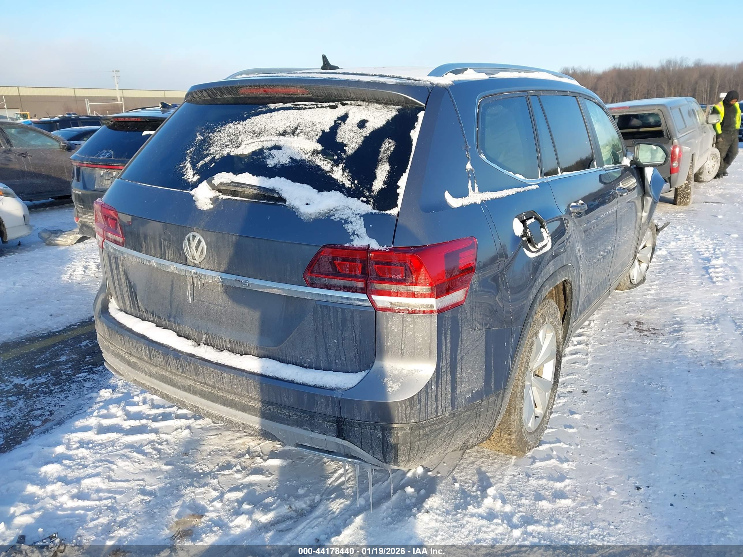VOLKSWAGEN ATLAS image 4