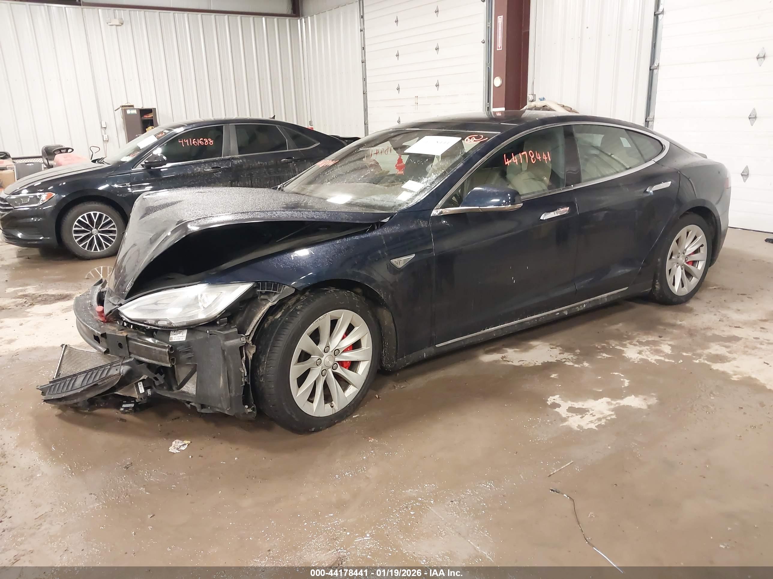 TESLA MODEL image 2