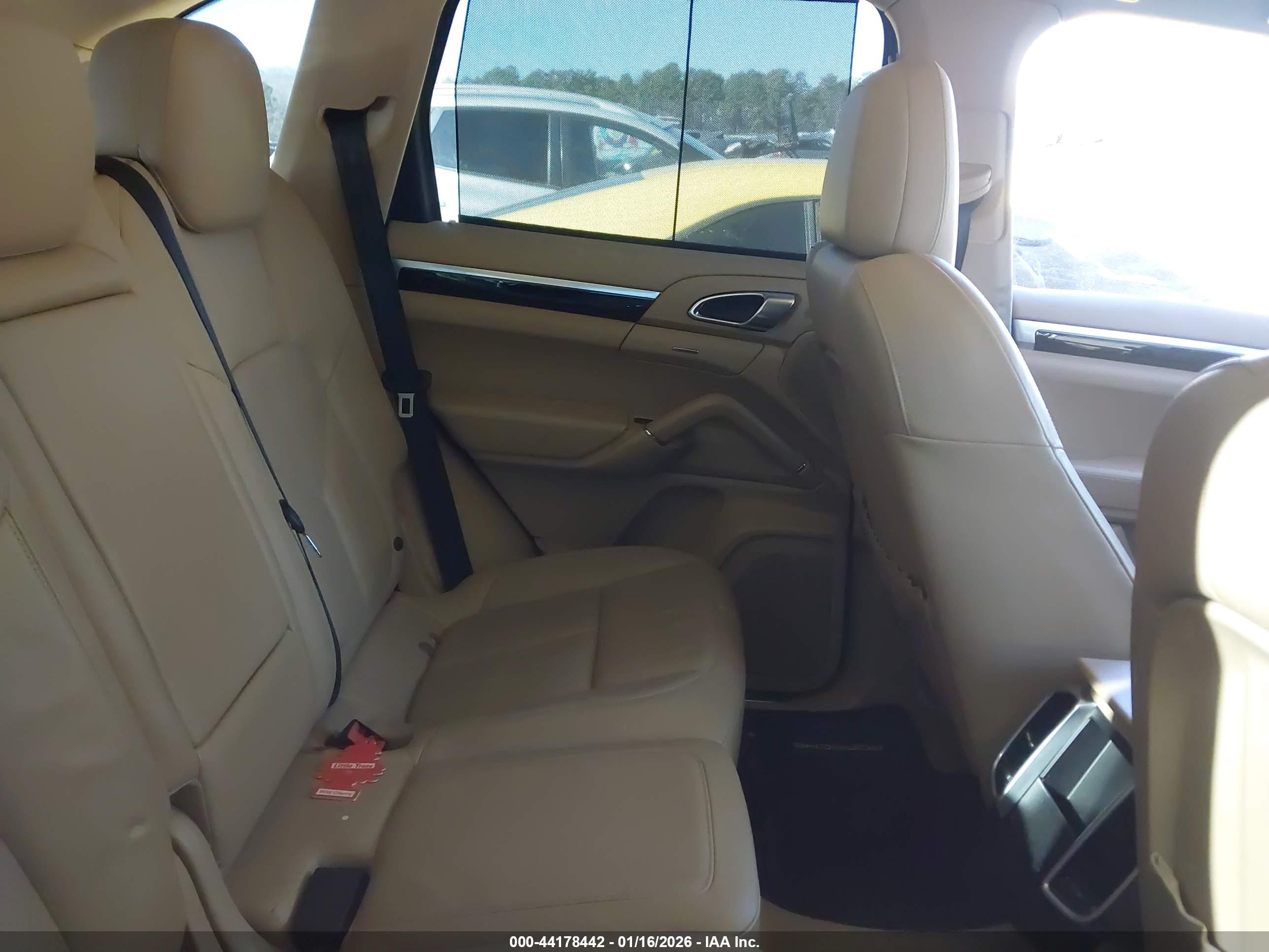 PORSCHE CAYENNE image 8