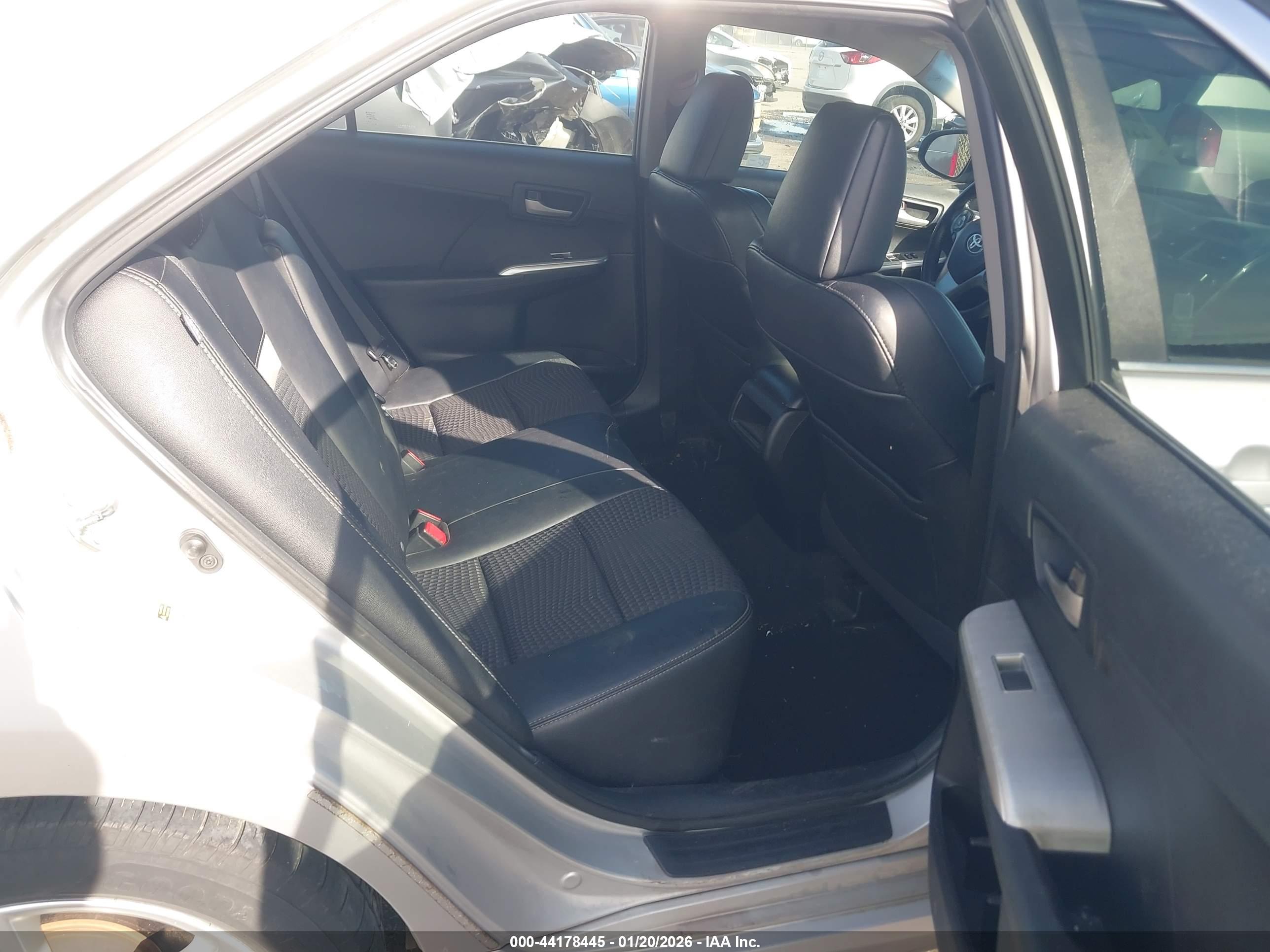 TOYOTA CAMRY image 8
