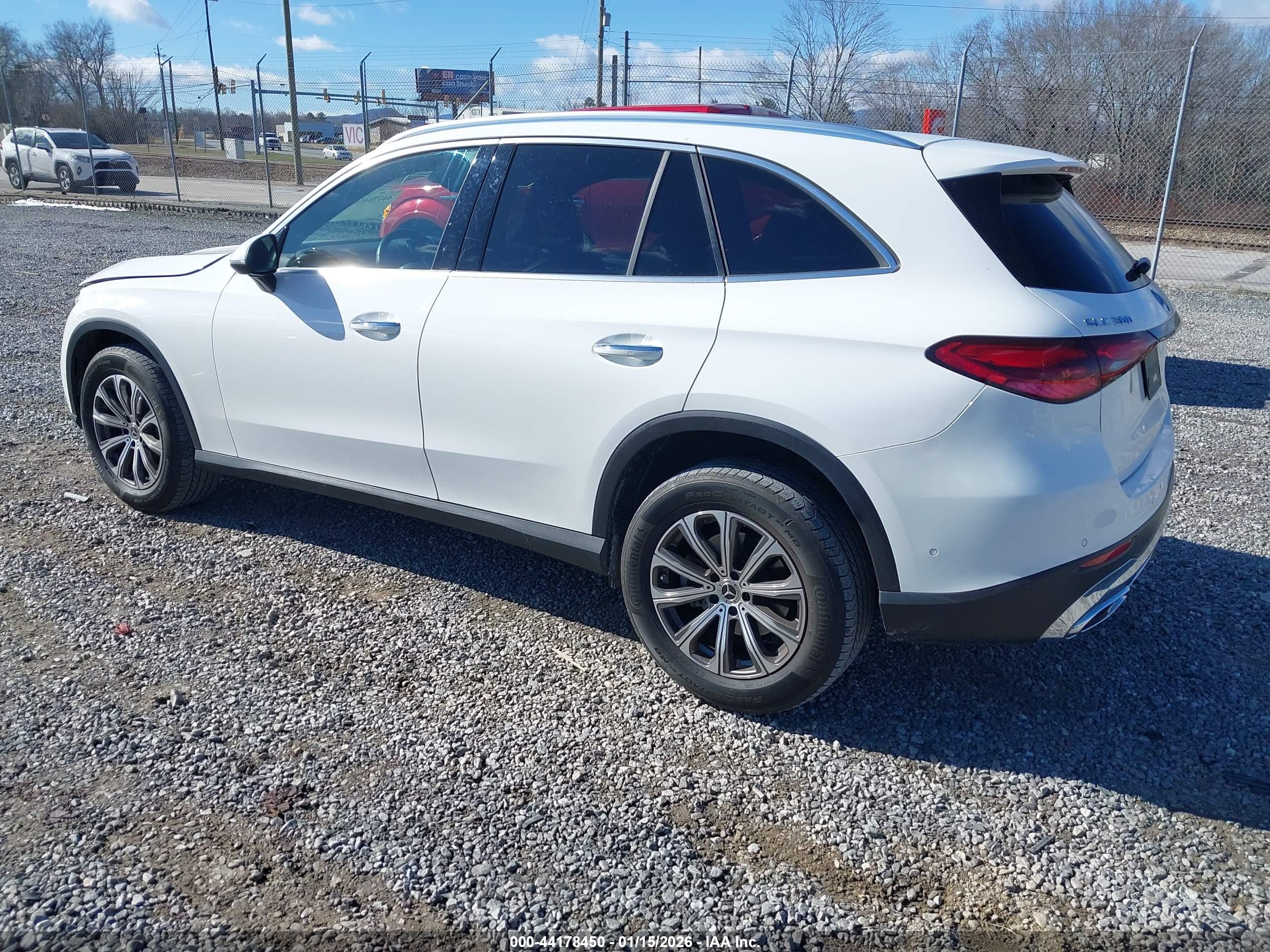 MERCEDES-BENZ GLC image 3