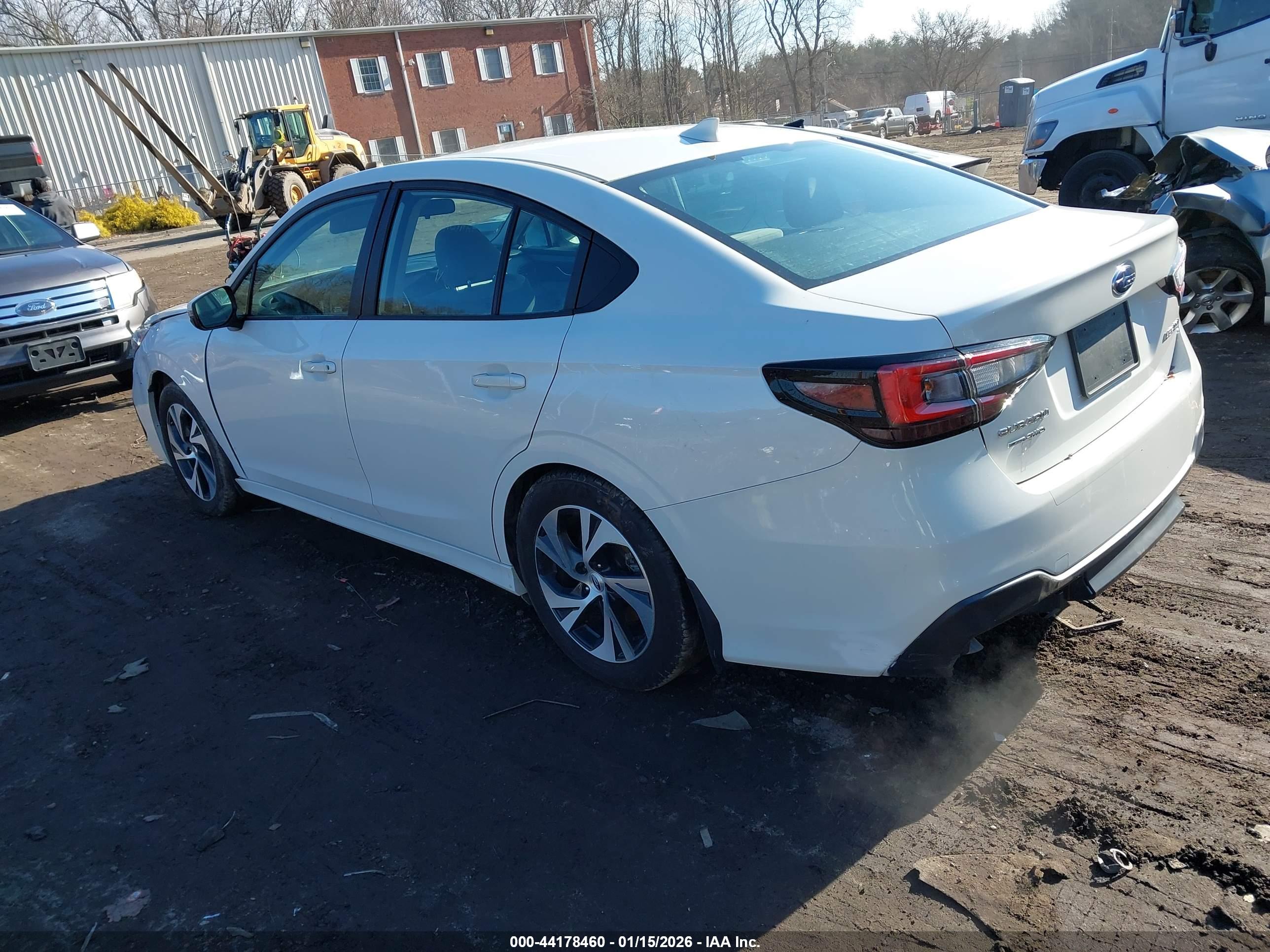SUBARU LEGACY image 3