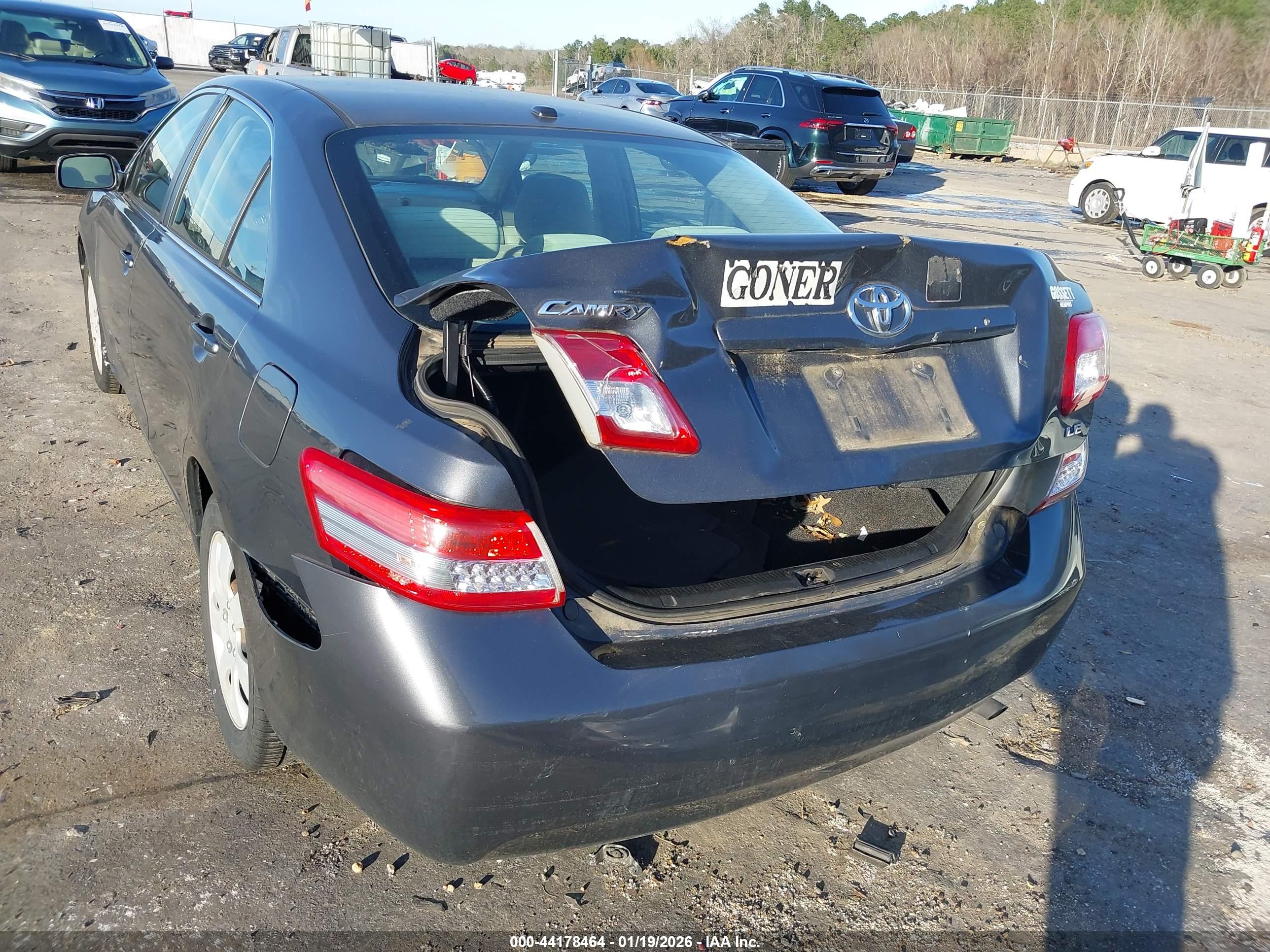 TOYOTA CAMRY image 6