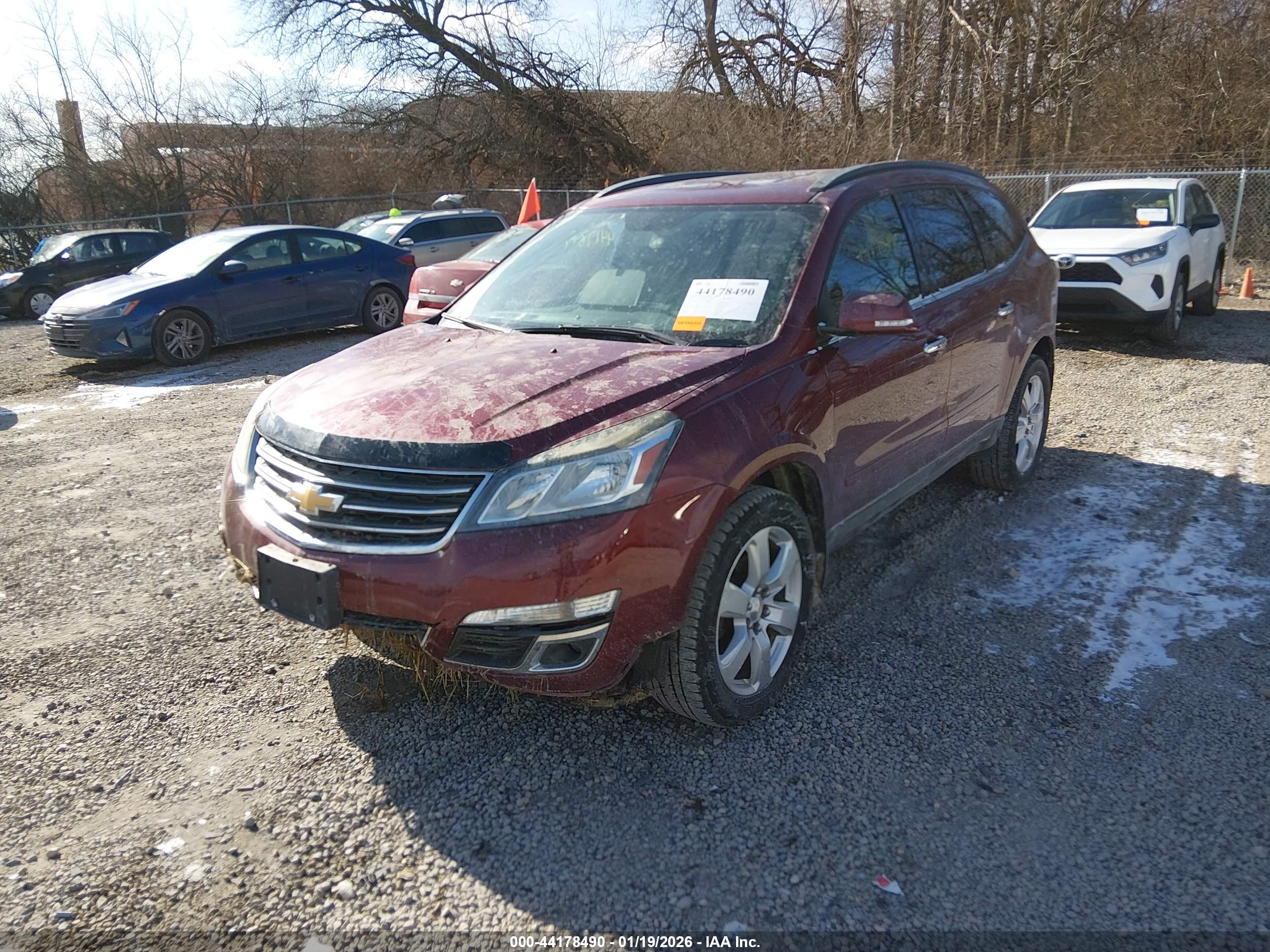 CHEVROLET TRAVERSE image 2