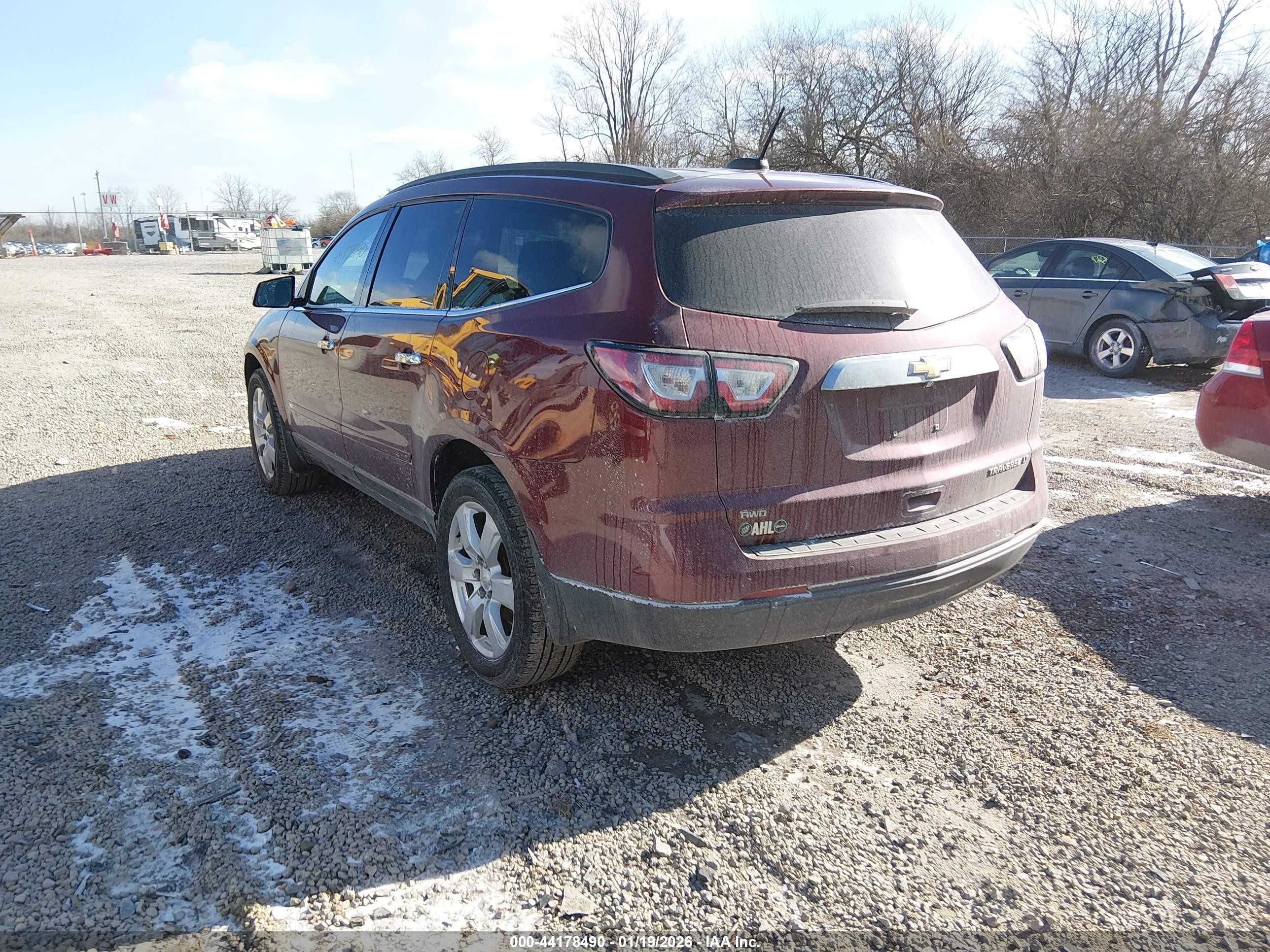CHEVROLET TRAVERSE image 3