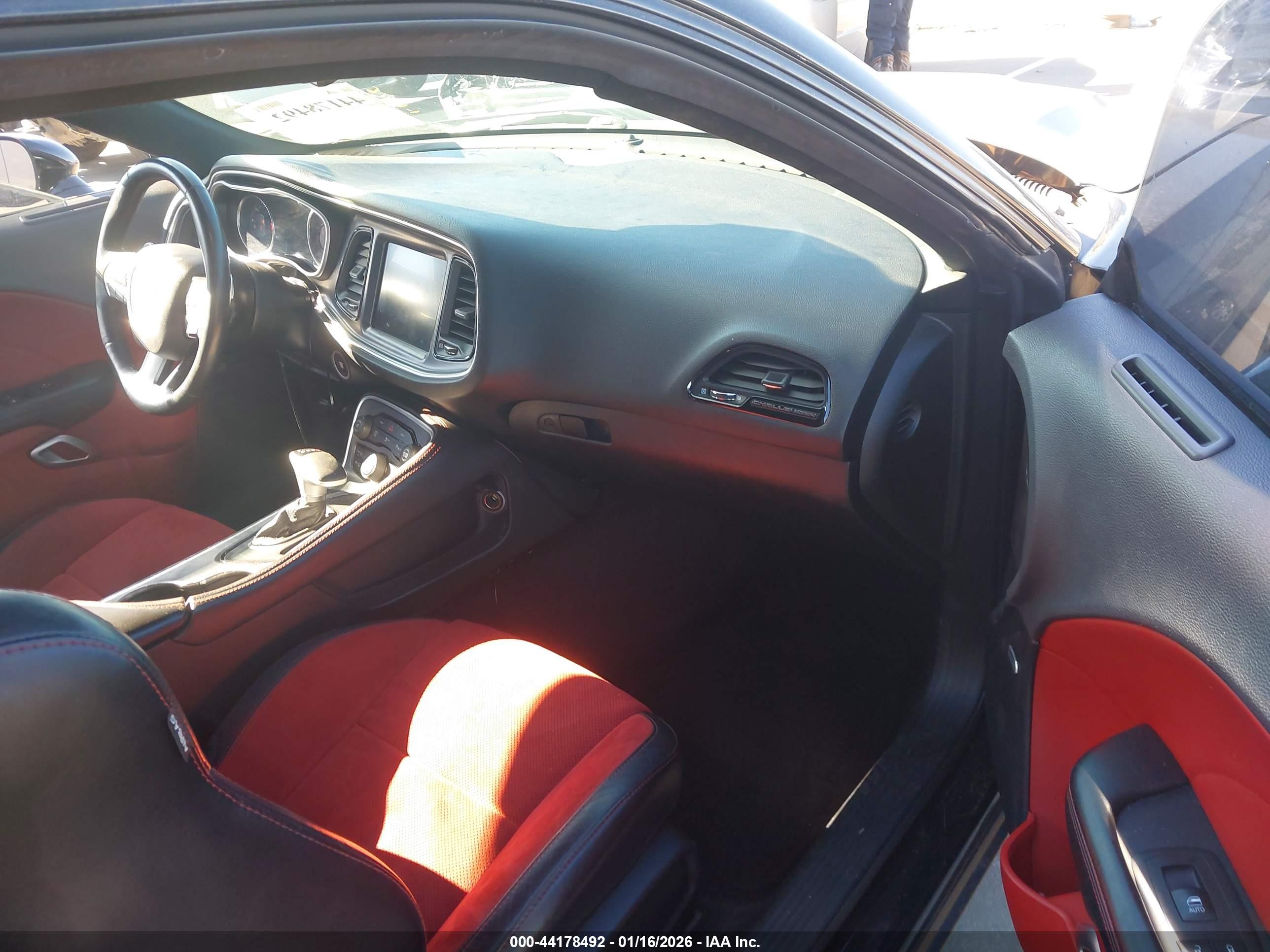 DODGE CHALLENGER image 5