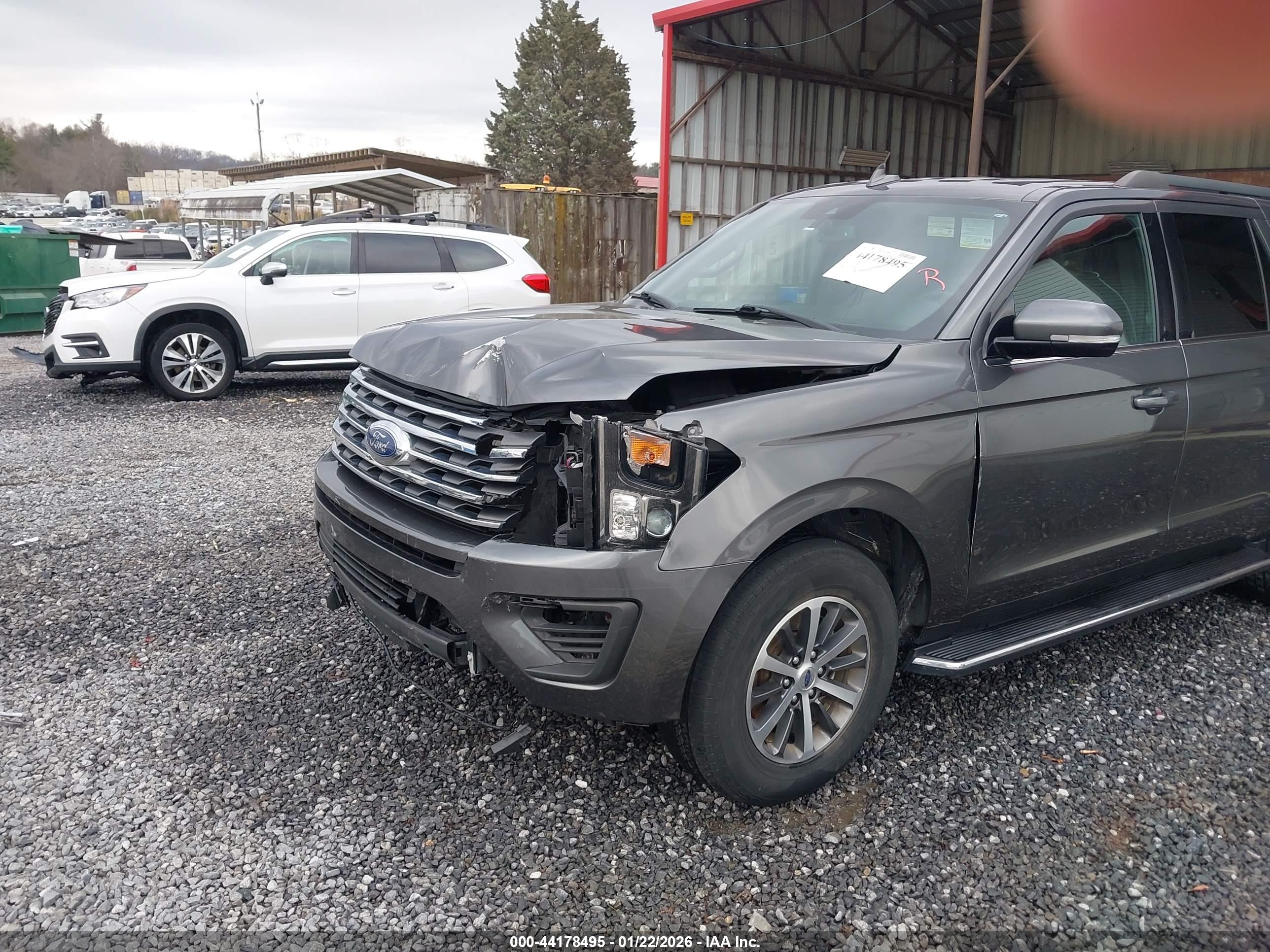 FORD EXPEDITION image 6