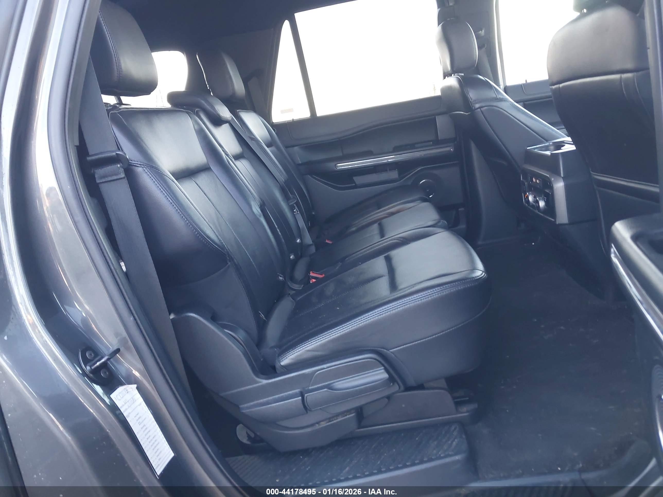 FORD EXPEDITION image 8