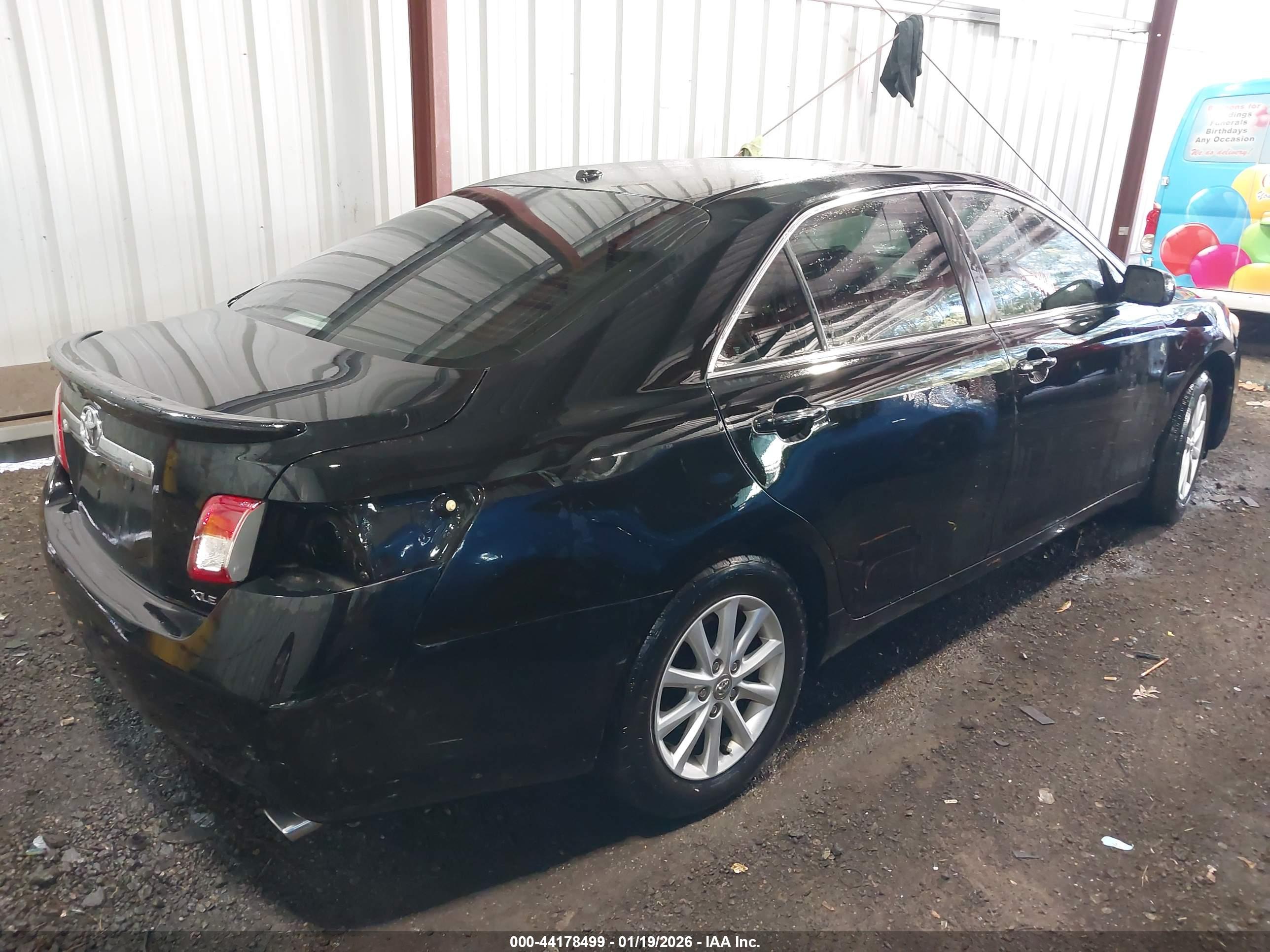 TOYOTA CAMRY image 4