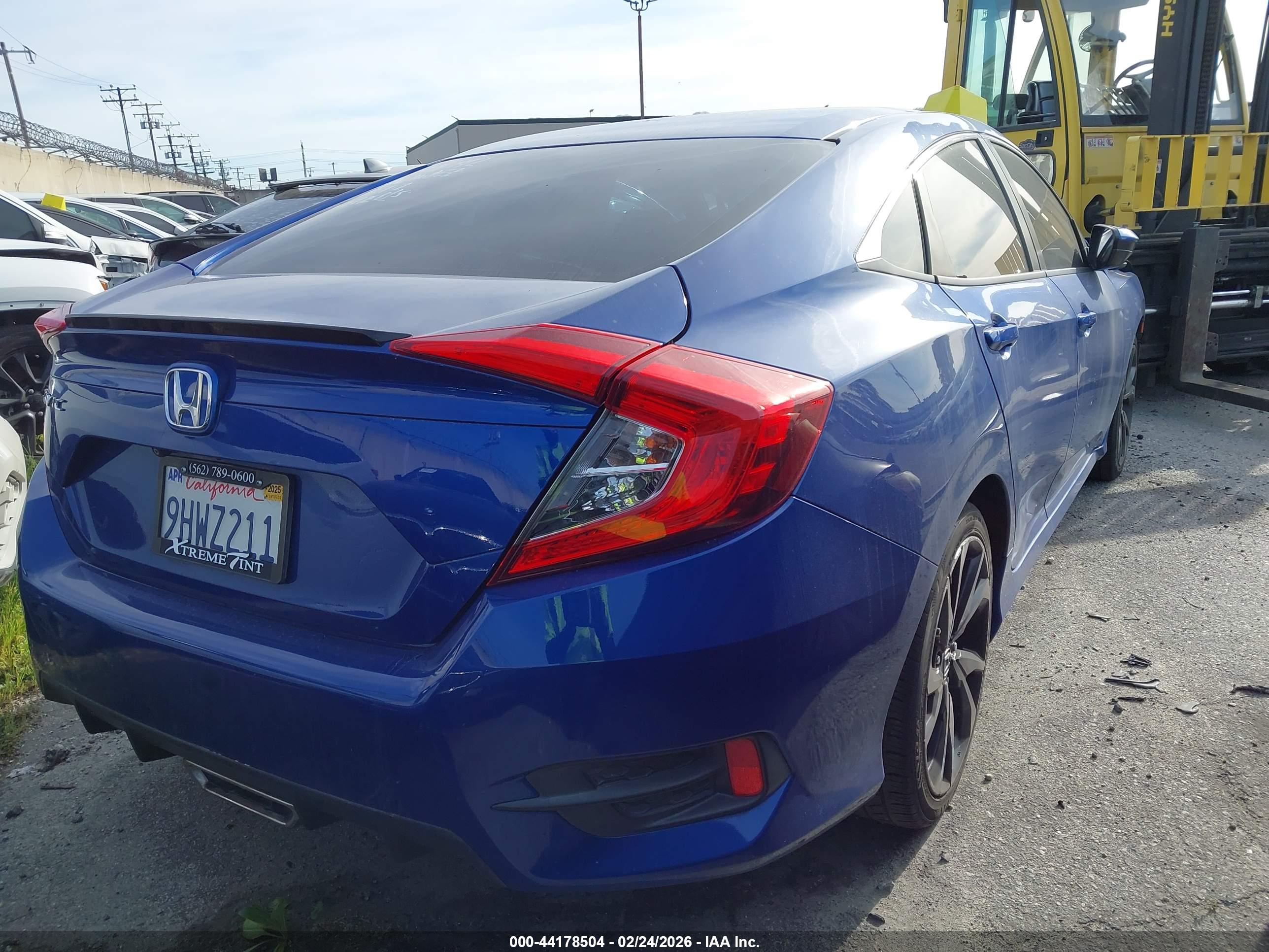 HONDA CIVIC image 4