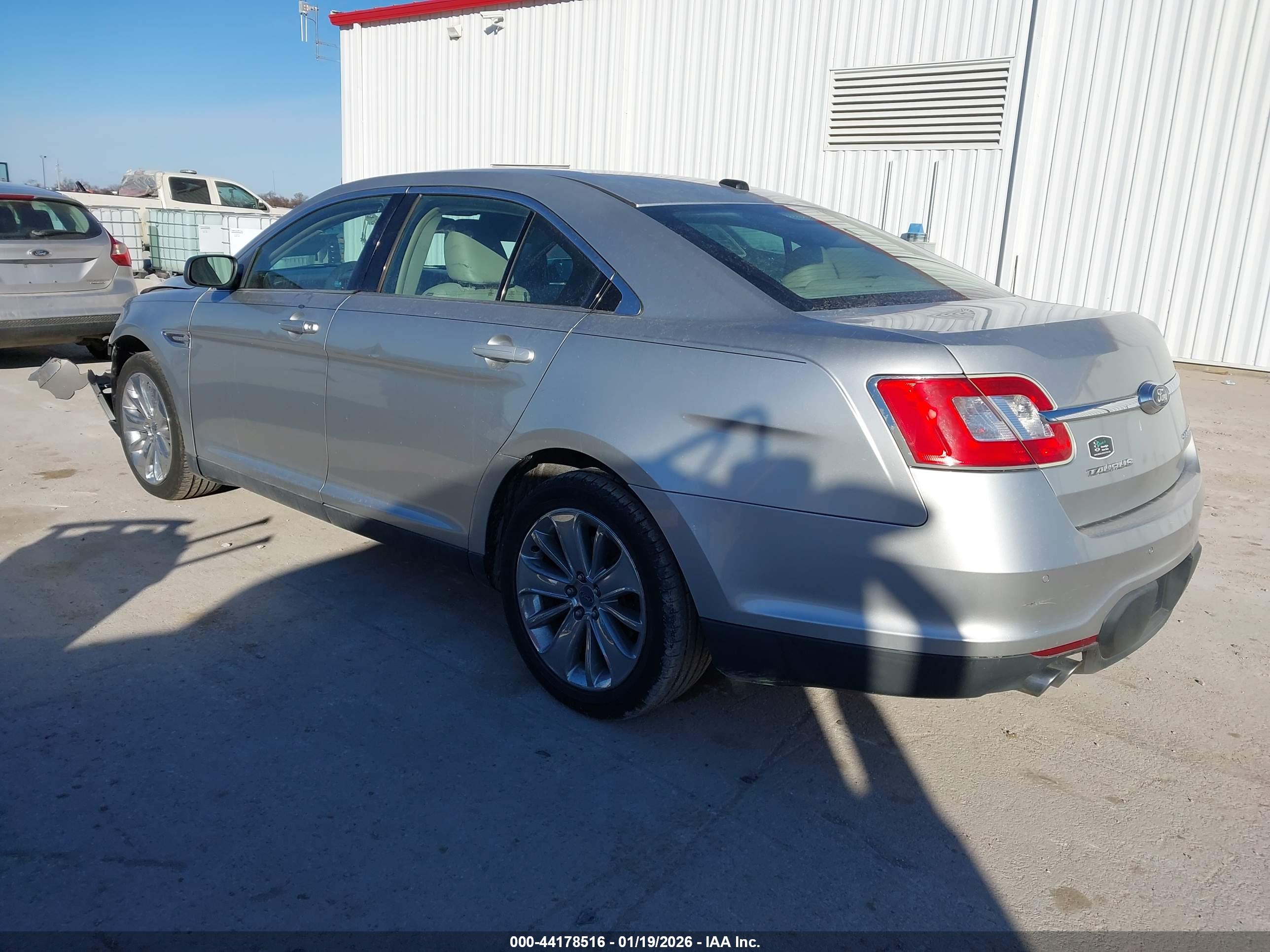 FORD TAURUS image 3